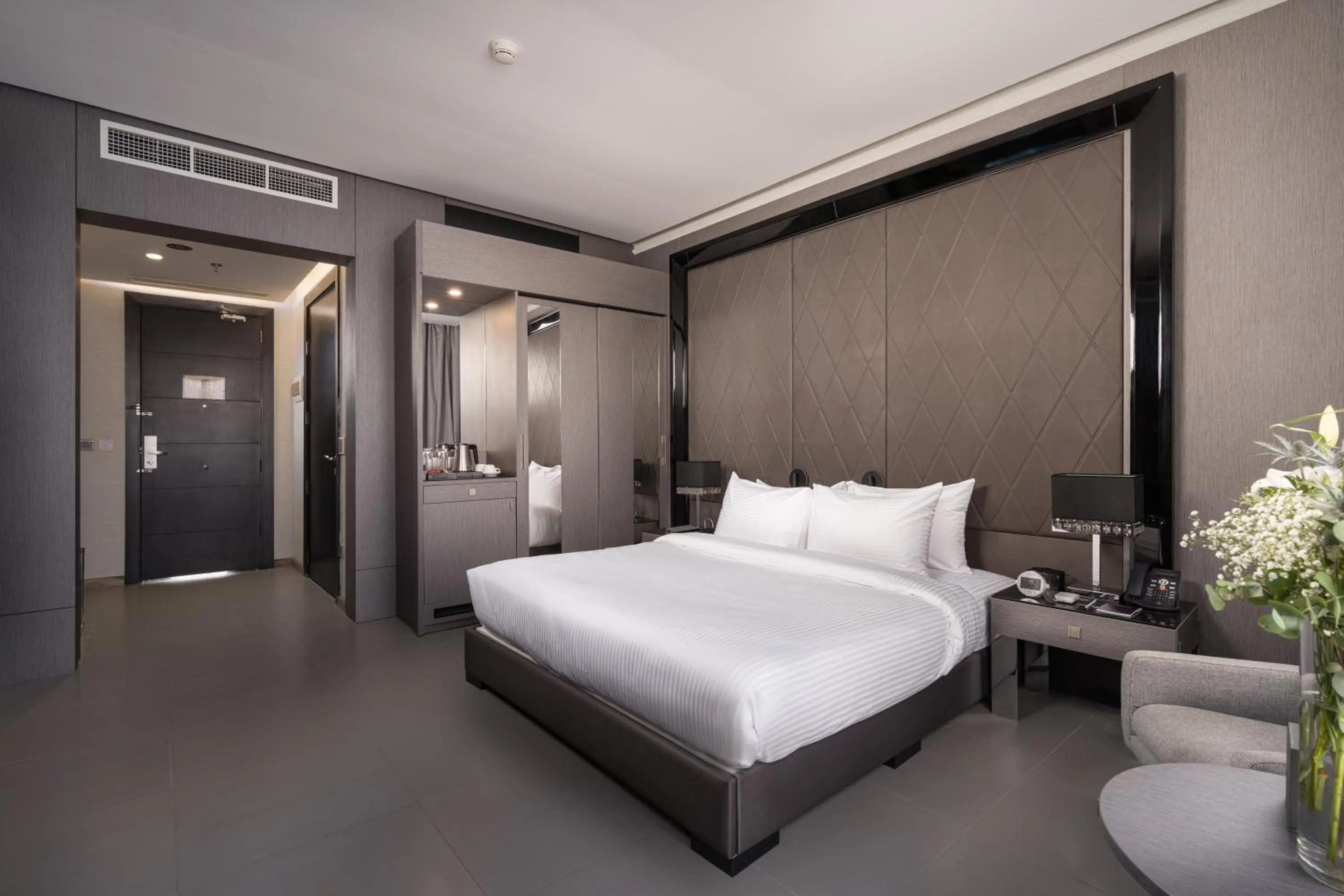 Bedroom, Bed in Joudyan King Road Jeddah by Elafجوديان طريق الملك جدة