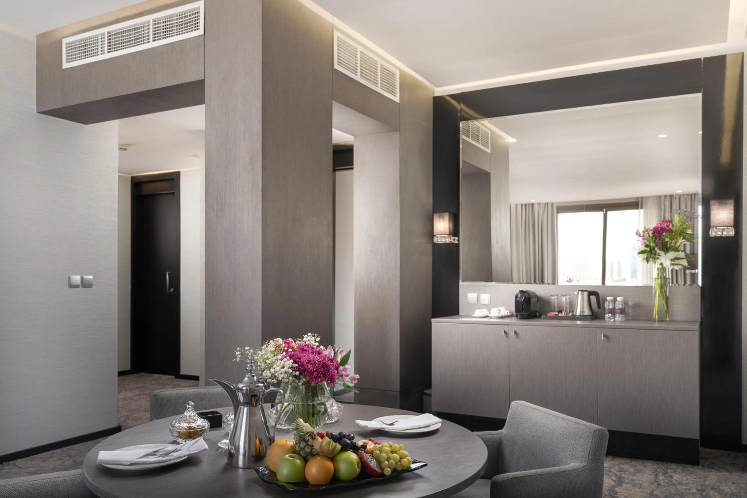 Coffee/tea facilities in Joudyan King Road Jeddah by Elafجوديان طريق الملك جدة