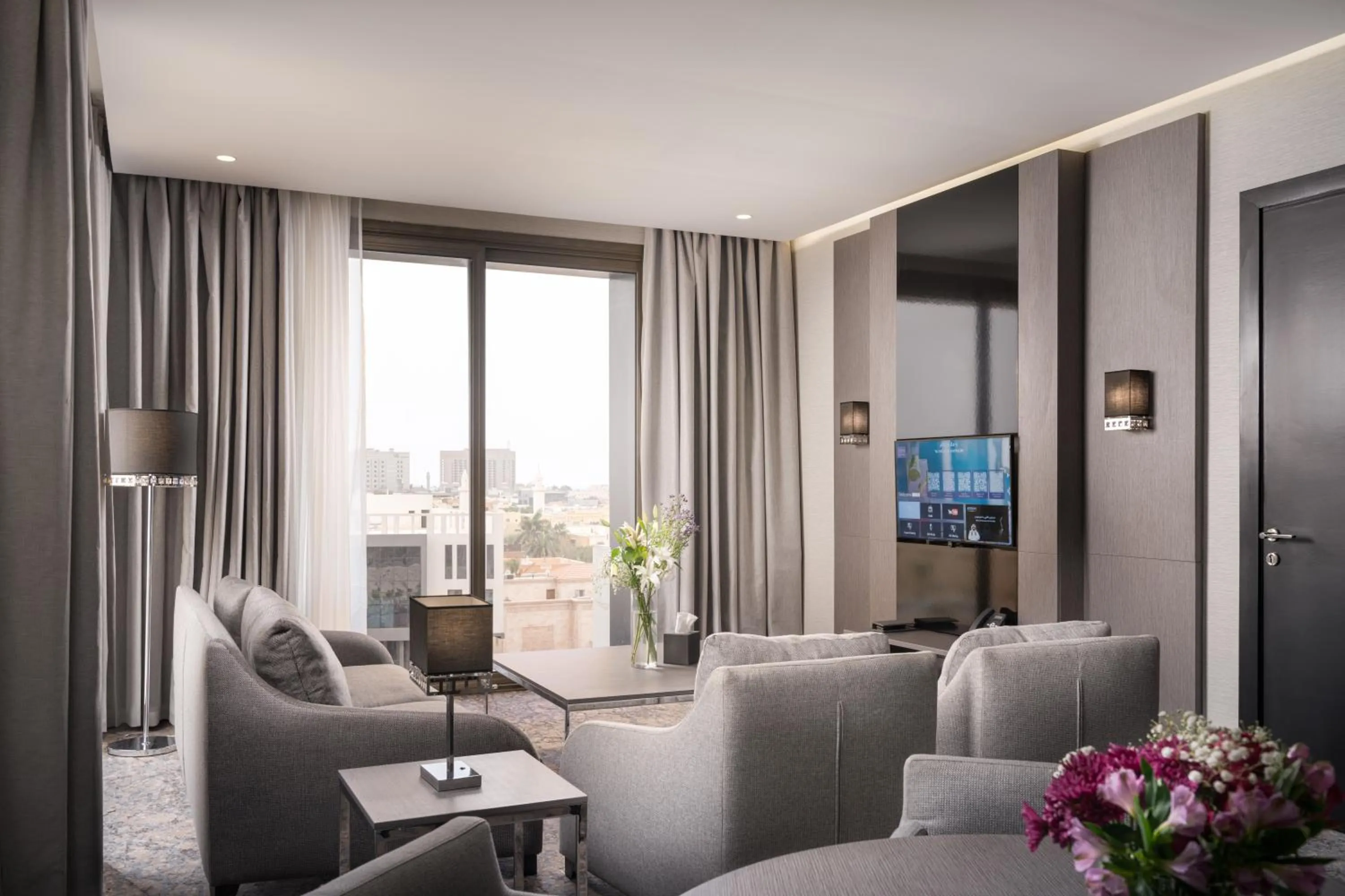 Living room in Joudyan King Road Jeddah by Elafجوديان طريق الملك جدة