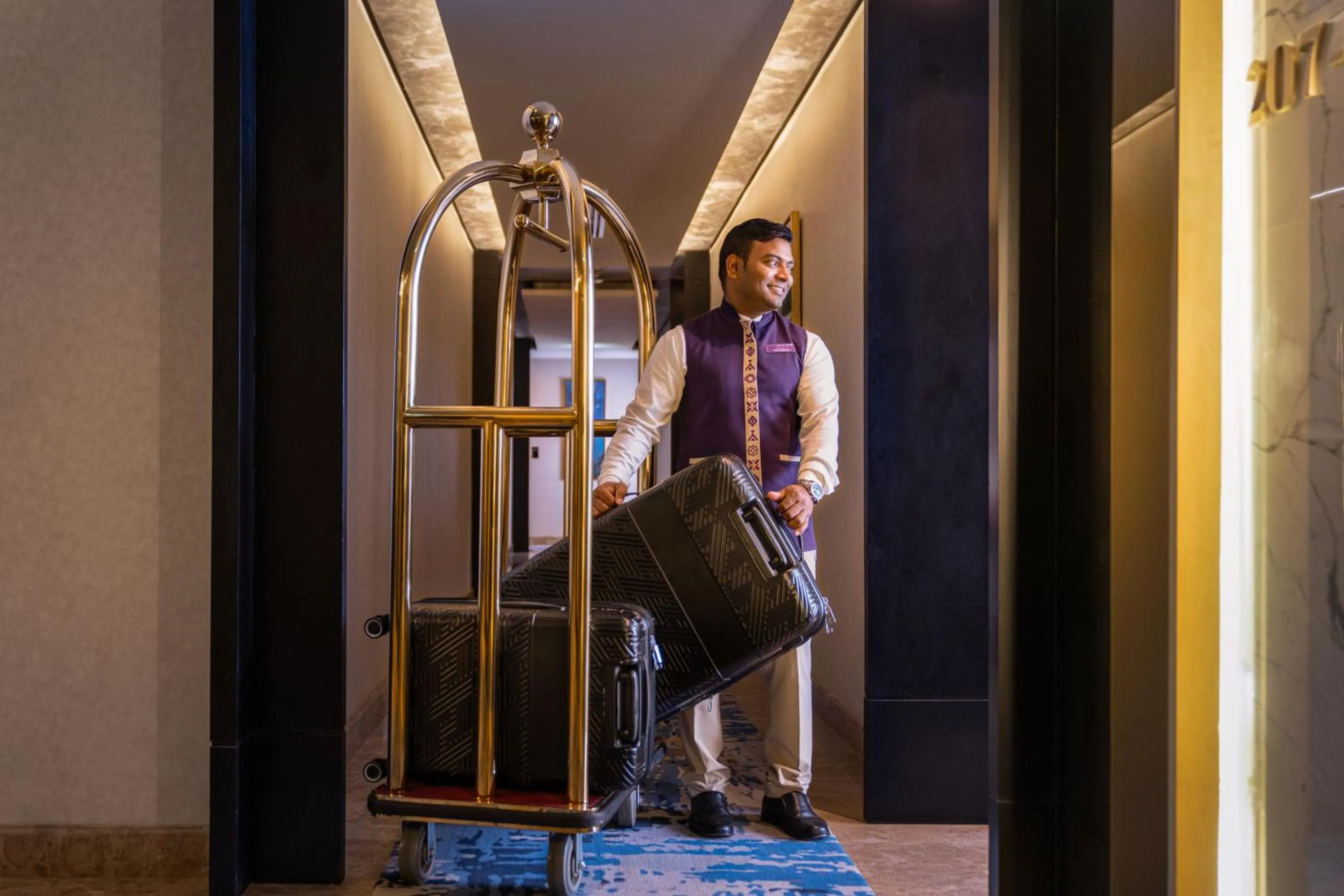 Staff in Joudyan King Road Jeddah by Elafجوديان طريق الملك جدة