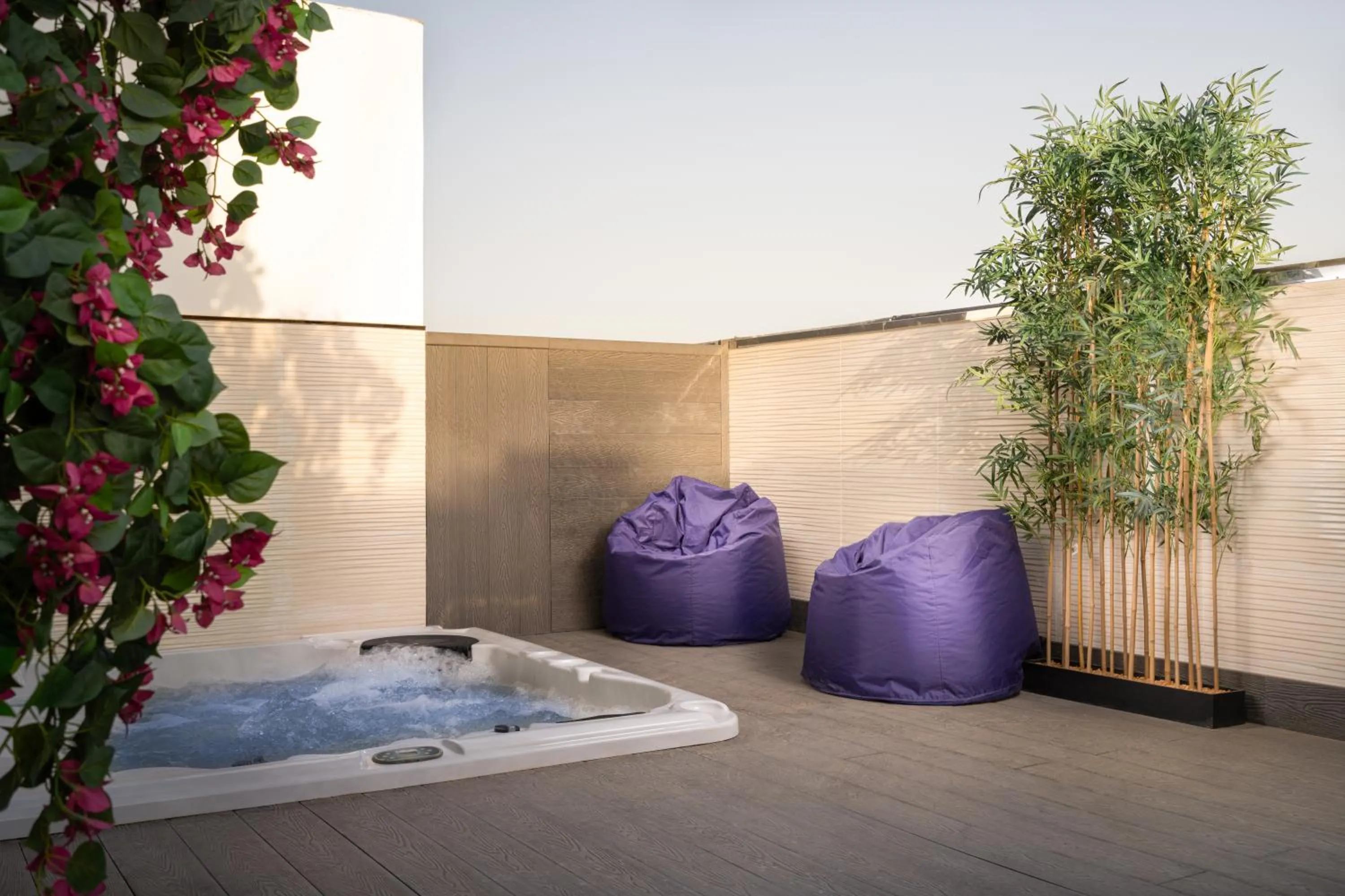 Hot Tub in Joudyan King Road Jeddah by Elafجوديان طريق الملك جدة