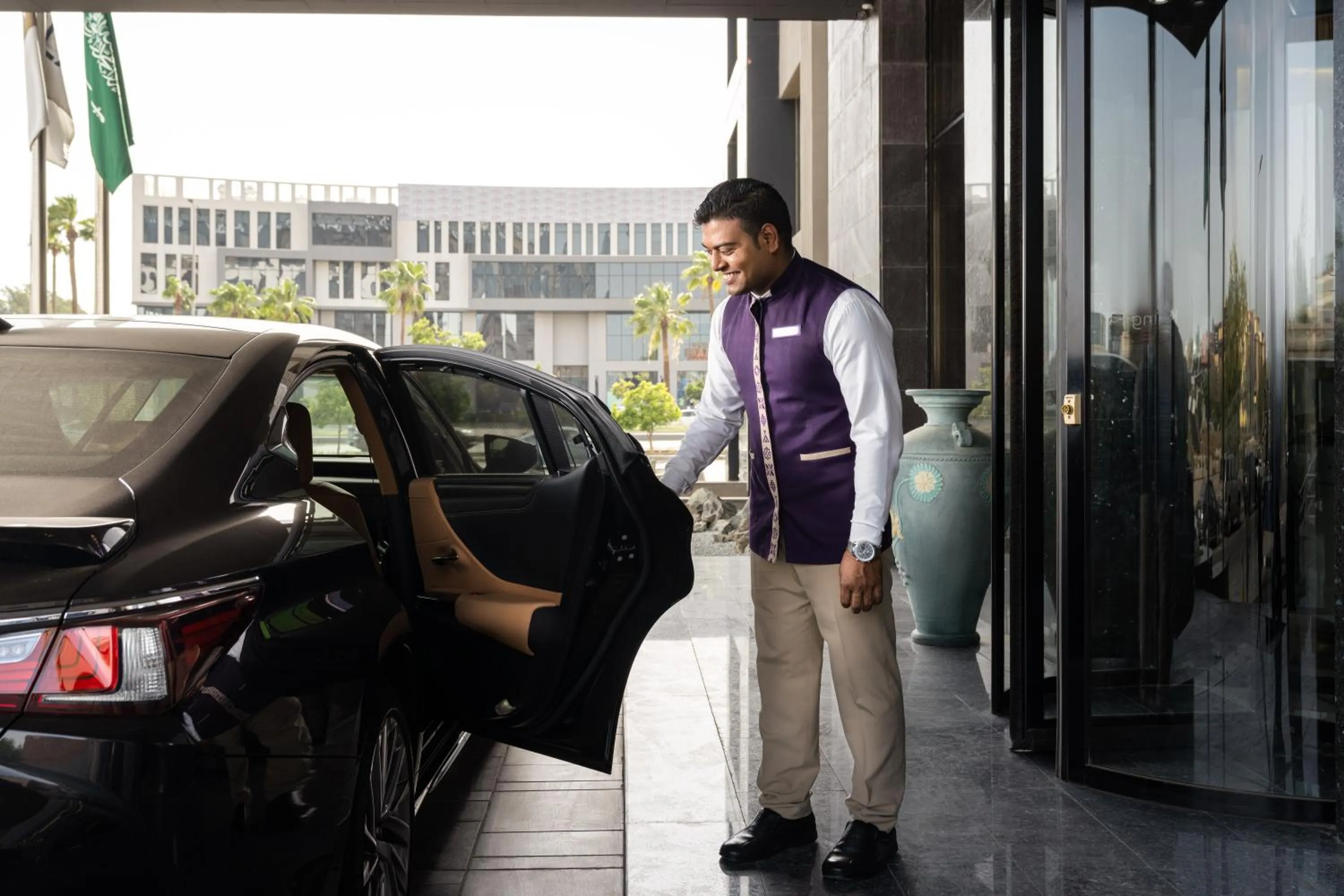 Facade/entrance in Joudyan King Road Jeddah by Elafجوديان طريق الملك جدة