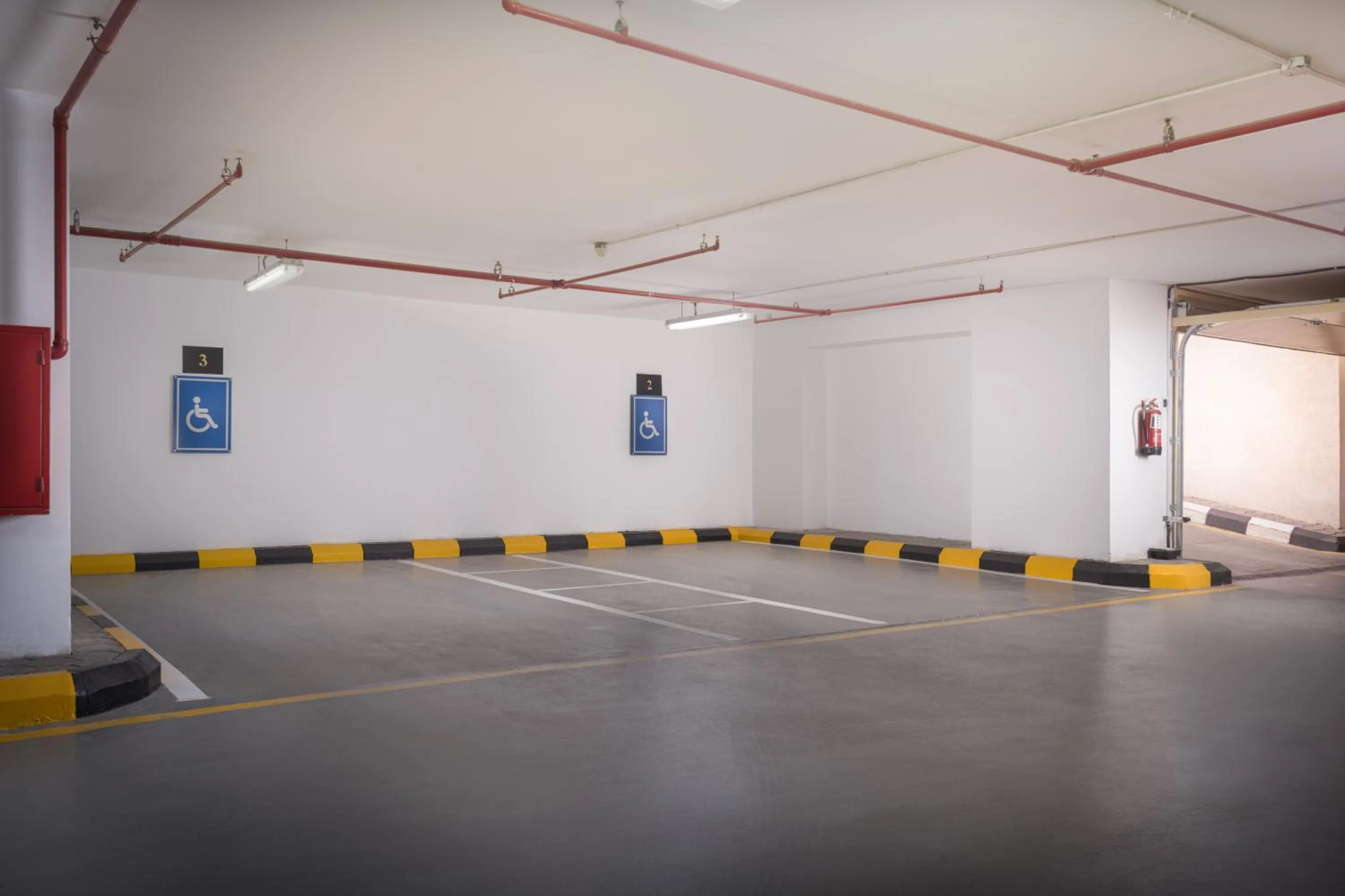 Parking in Joudyan King Road Jeddah by Elafجوديان طريق الملك جدة