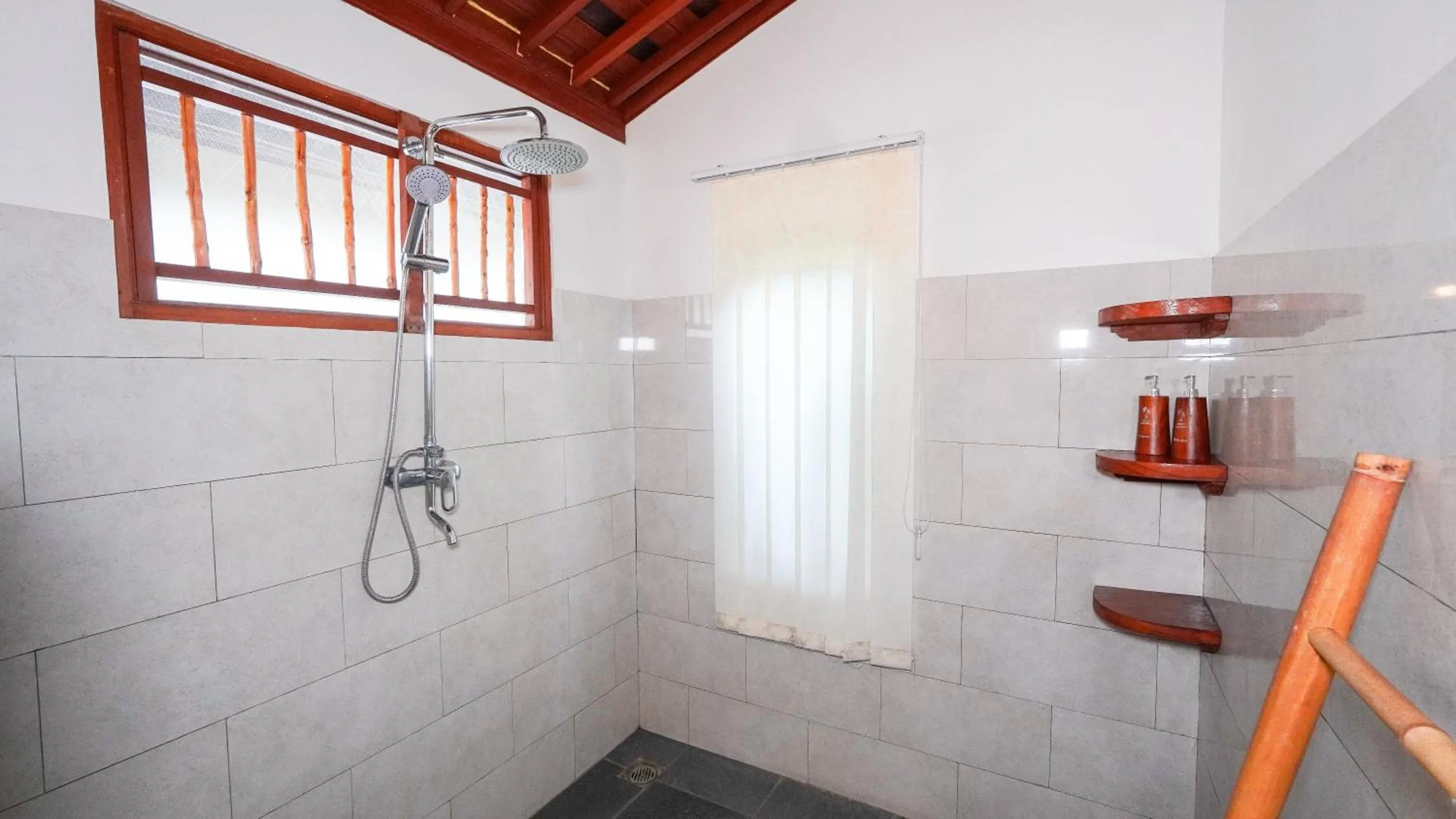 Green Coconut Cottage