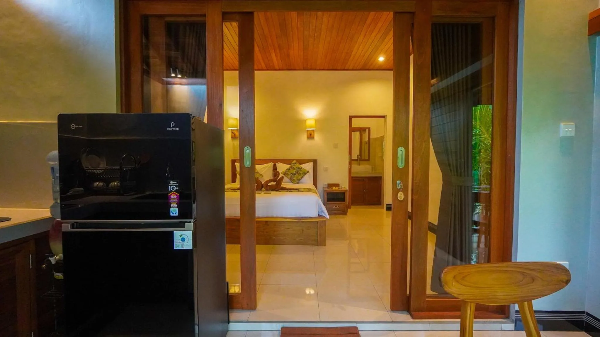 Photo of the whole room, Bed in Green Coconut Cottage