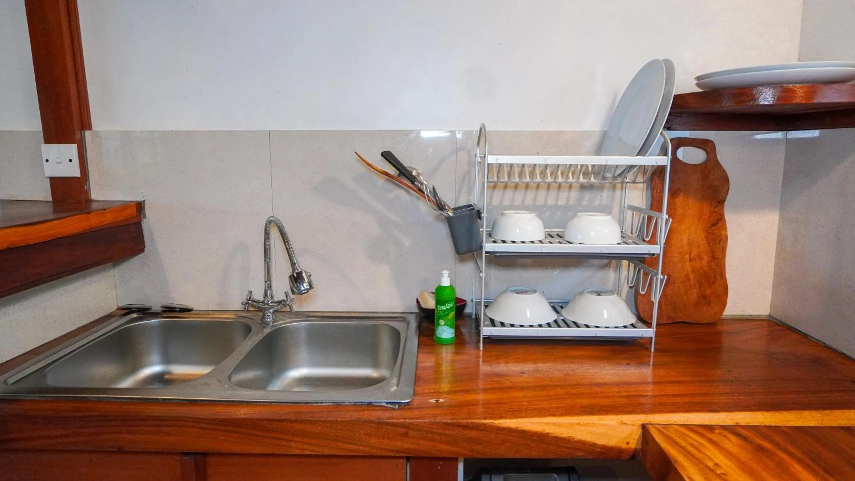 Green Coconut Cottage