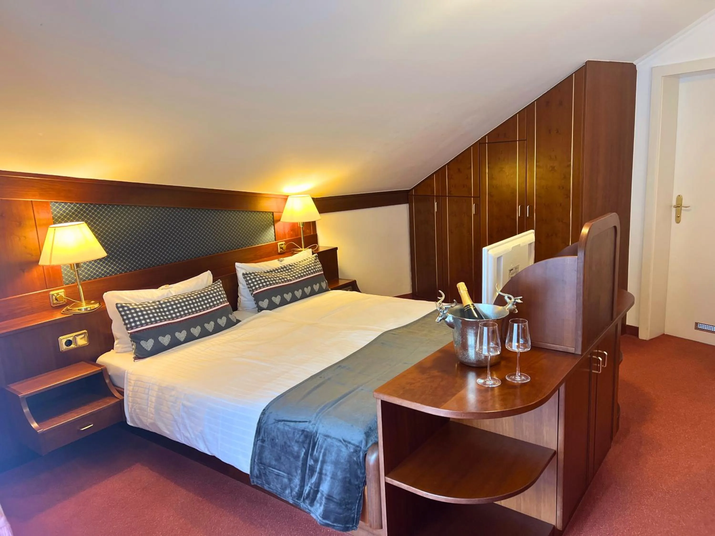 Bed in Hotel Quellenhof