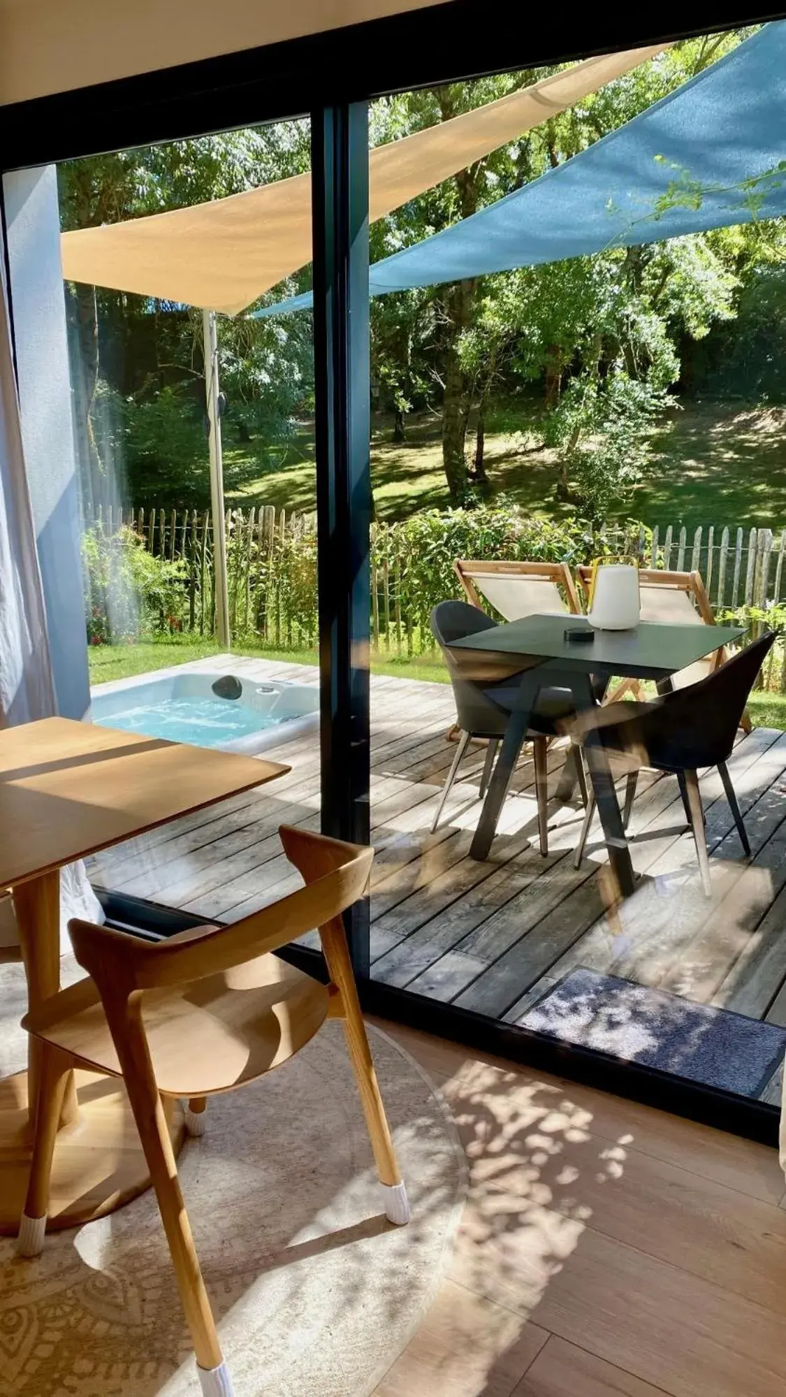 Deluxe Double or Twin Room with Spa Bath - single occupancy in Chambres avec Jacuzzi privatif - Kassiopée Bed & Spa Deluxe Double or Twin Room with Spa Bath - single occupancy in Chambres avec Jacuzzi privatif - Kassiopée Bed & Spa