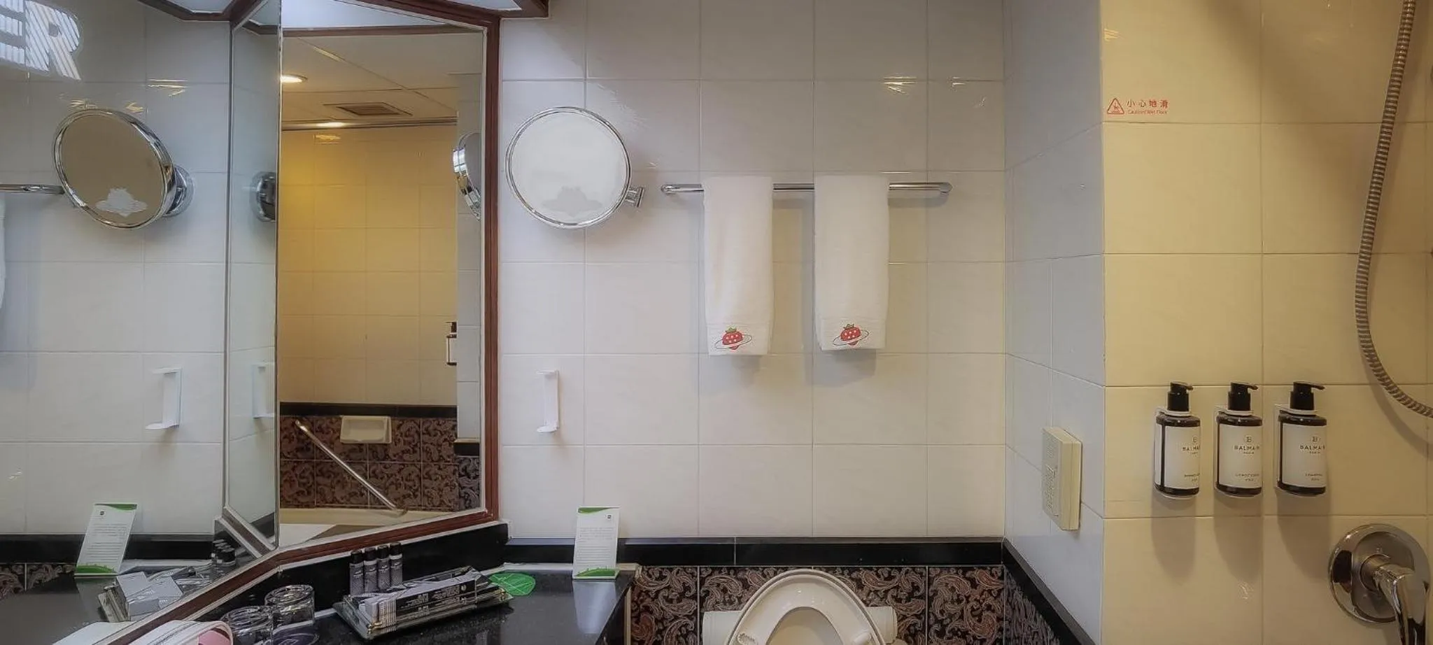 Photo of the whole room in Metropark Lido Hotel Beijing