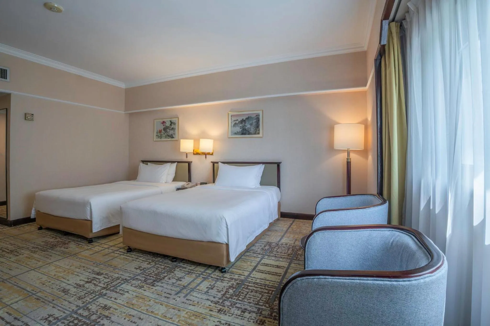 Photo of the whole room, Bed in Metropark Lido Hotel Beijing