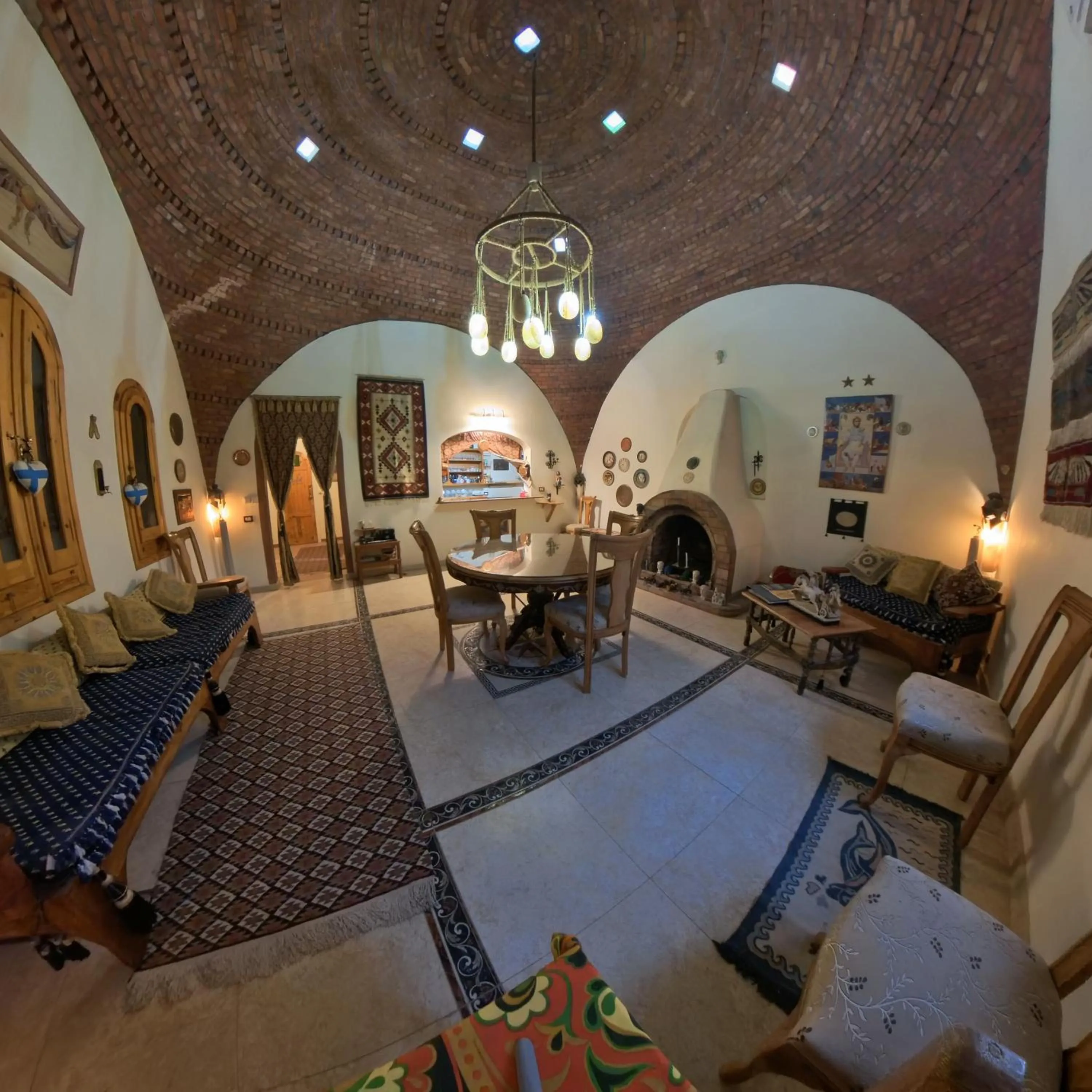 Restaurant/places to eat in Alexander Lodge