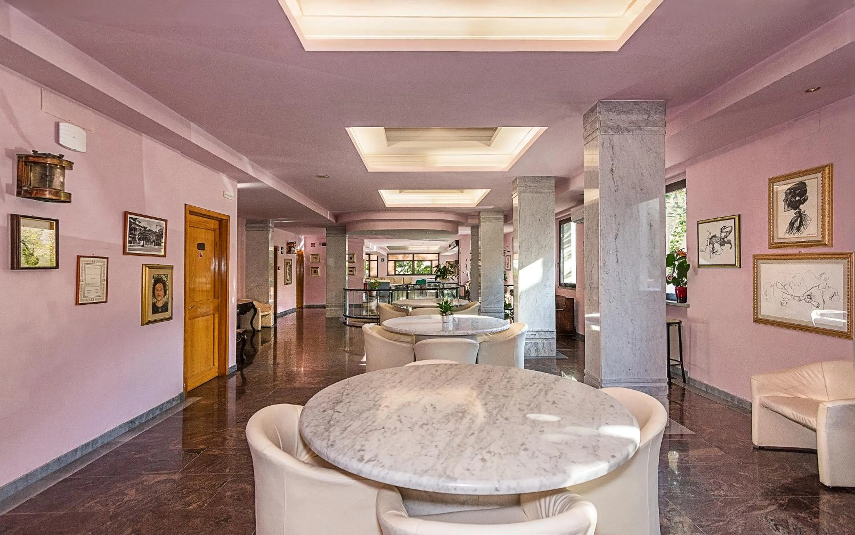 Lobby or reception in Hotel Mariotti