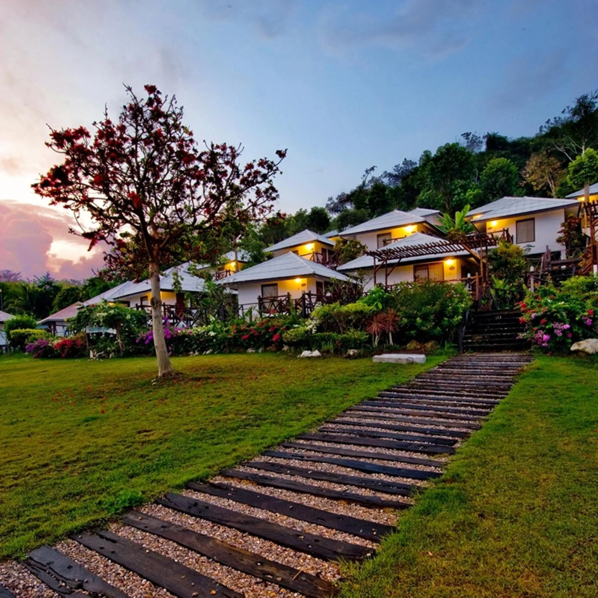 Facade/entrance in Samed Cliff Resort