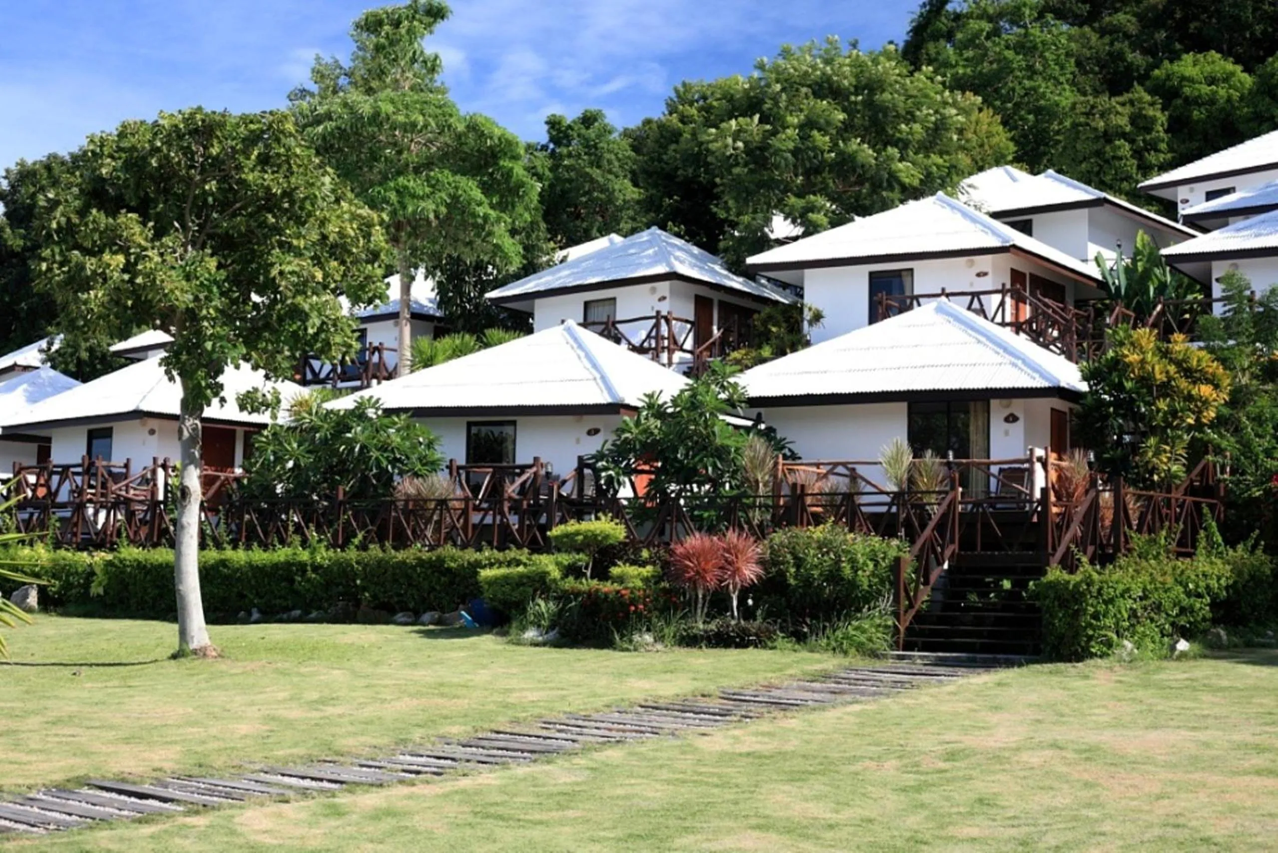 Facade/entrance in Samed Cliff Resort