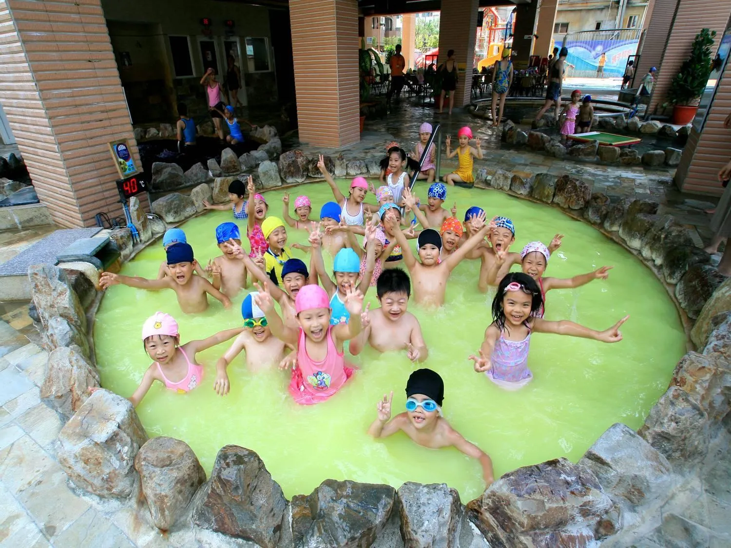 Hot Spring Bath in Chuang-Tang Spring SPA Hotel - Deyang