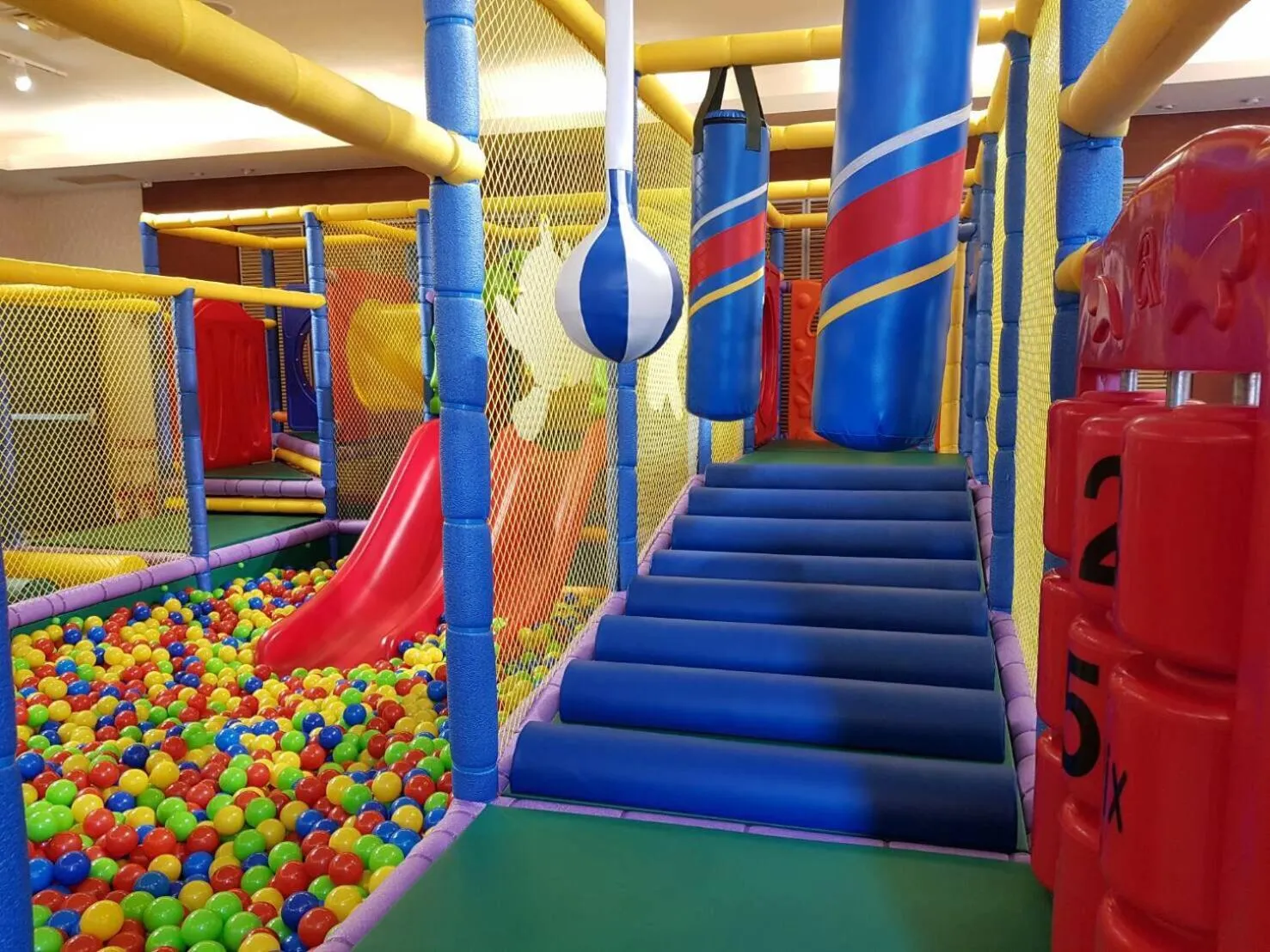 Children play ground in Chuang-Tang Spring SPA Hotel - Deyang