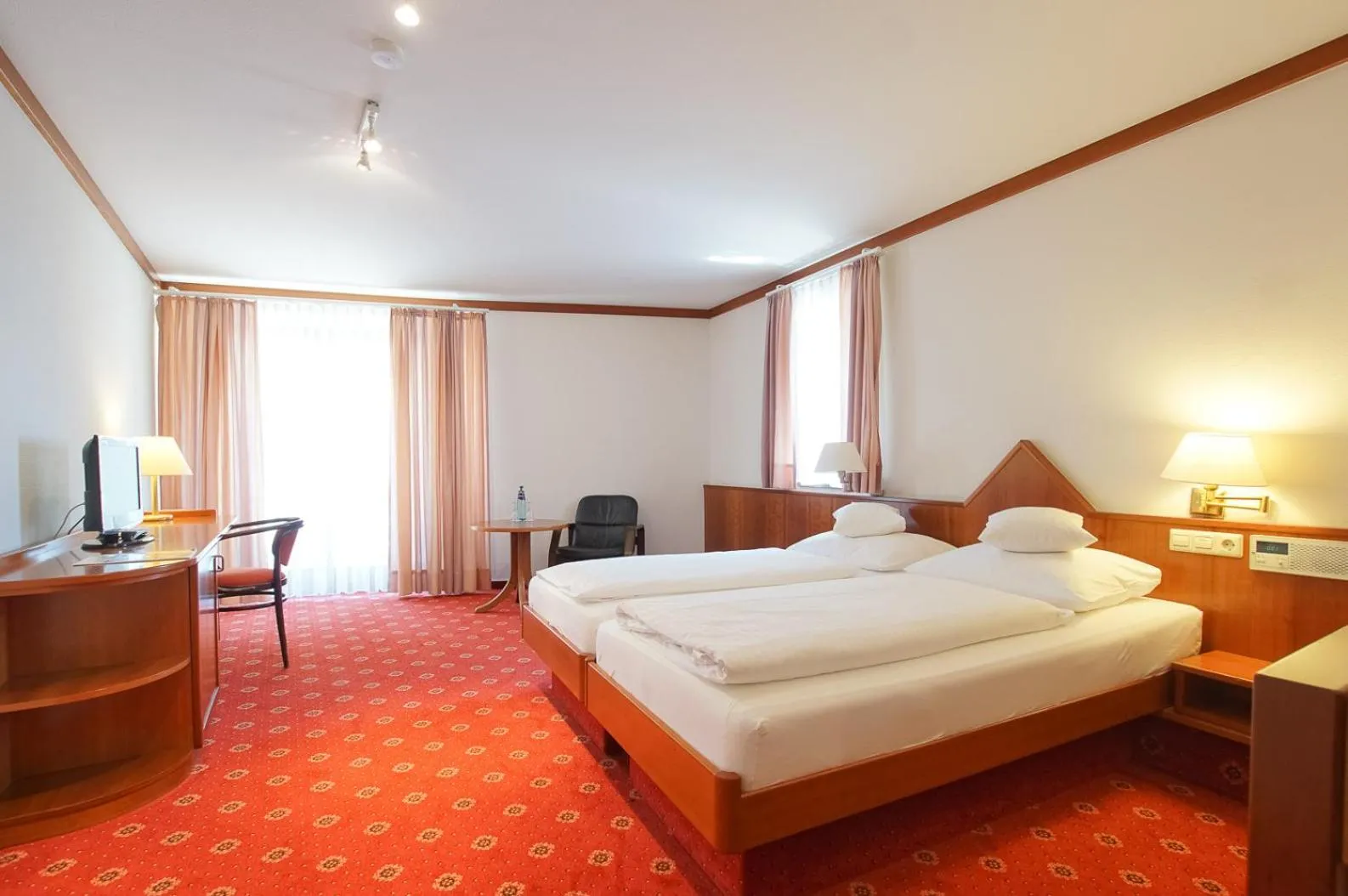 Photo of the whole room, Bed in Hotel Stadt Breisach