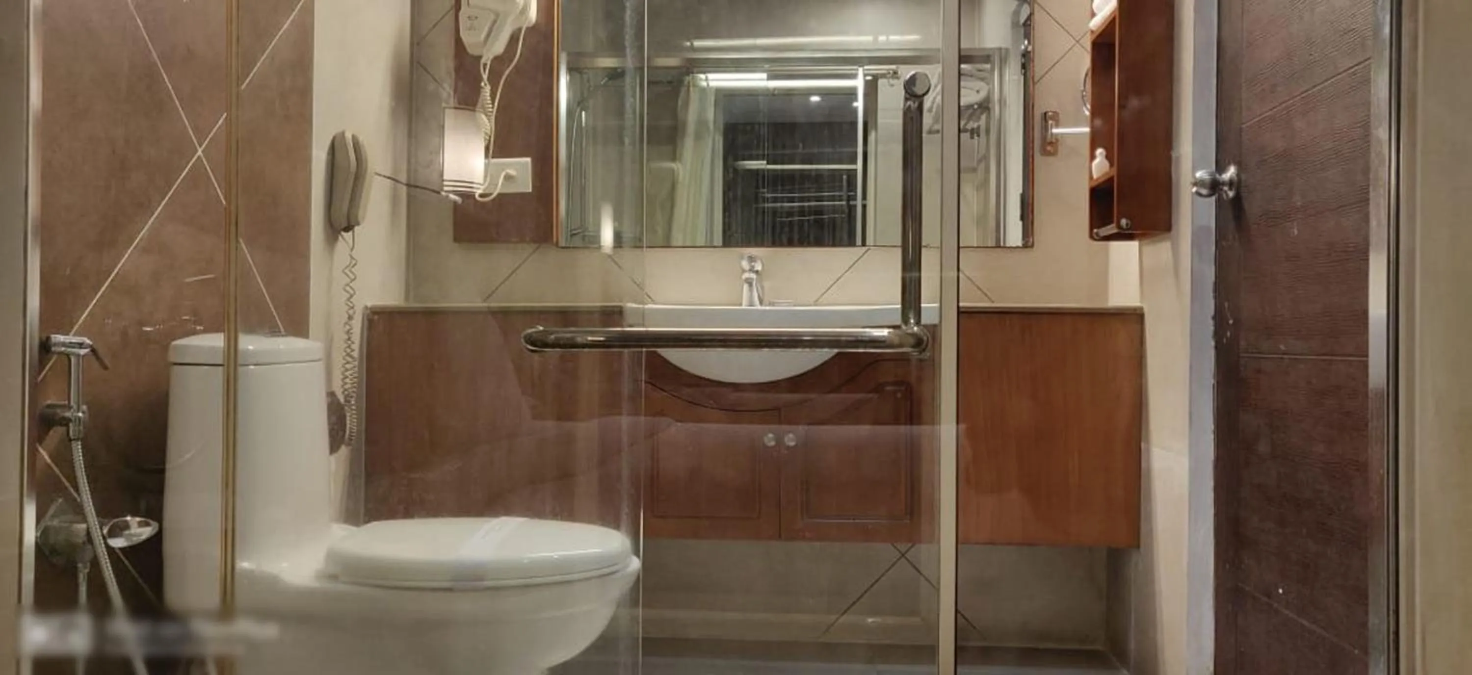 Bathroom in Hotel All Season