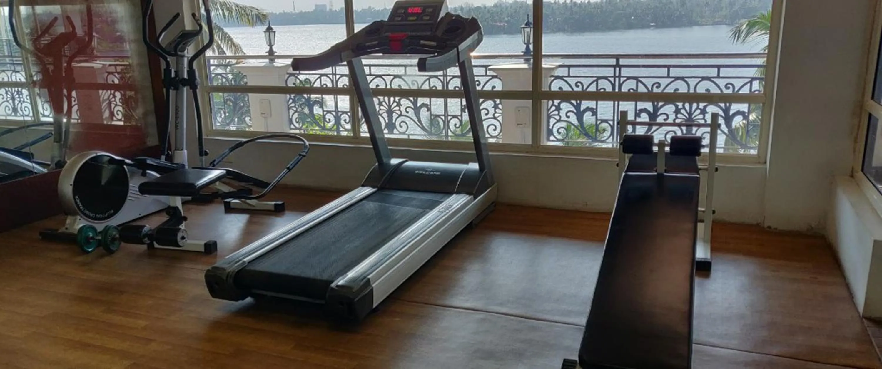Fitness centre/facilities in Hotel All Season