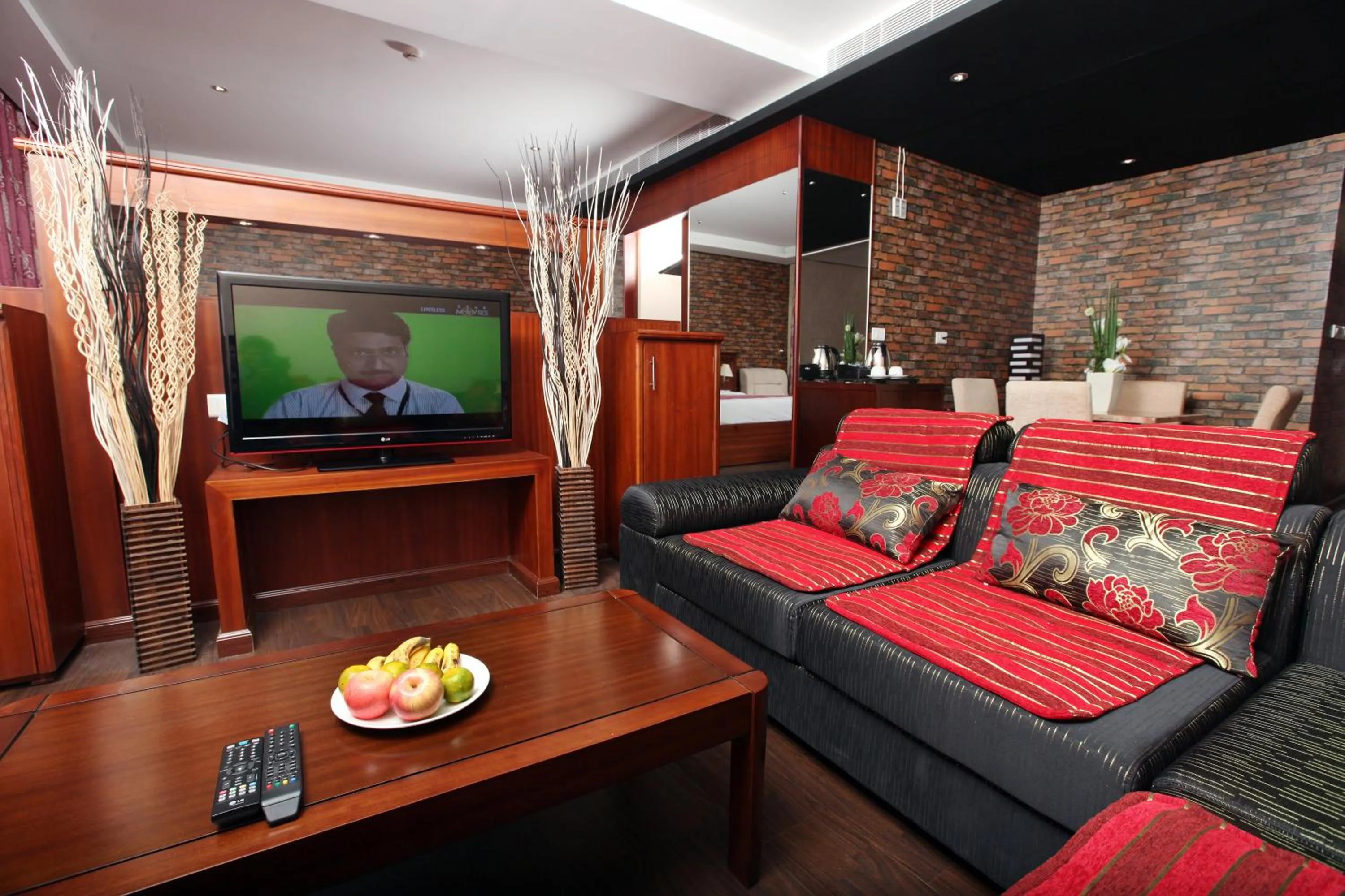 Communal lounge/ TV room in Hotel All Season
