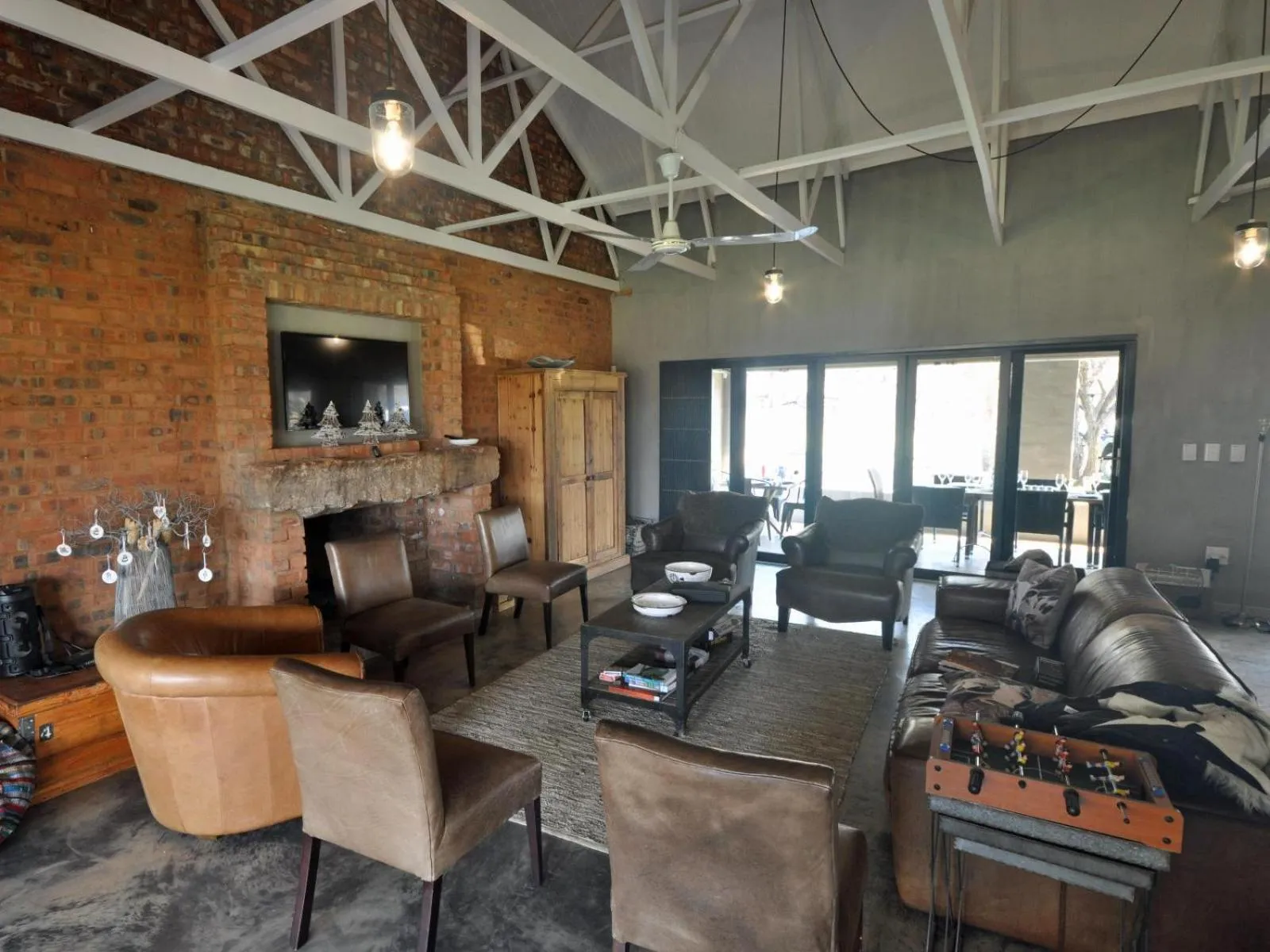 Lounge or bar in Tula Baba Game Lodge