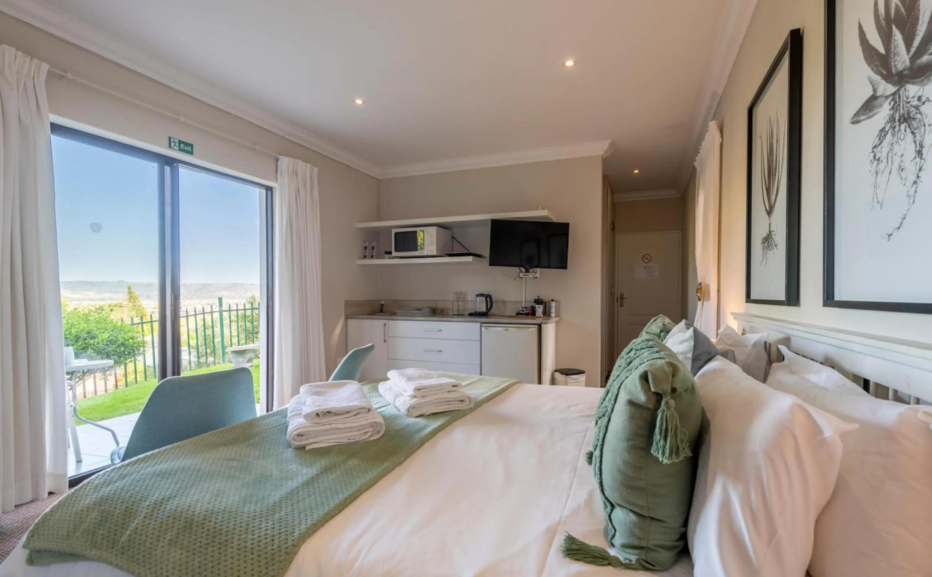 Bedroom, Bed in 6 On Protea