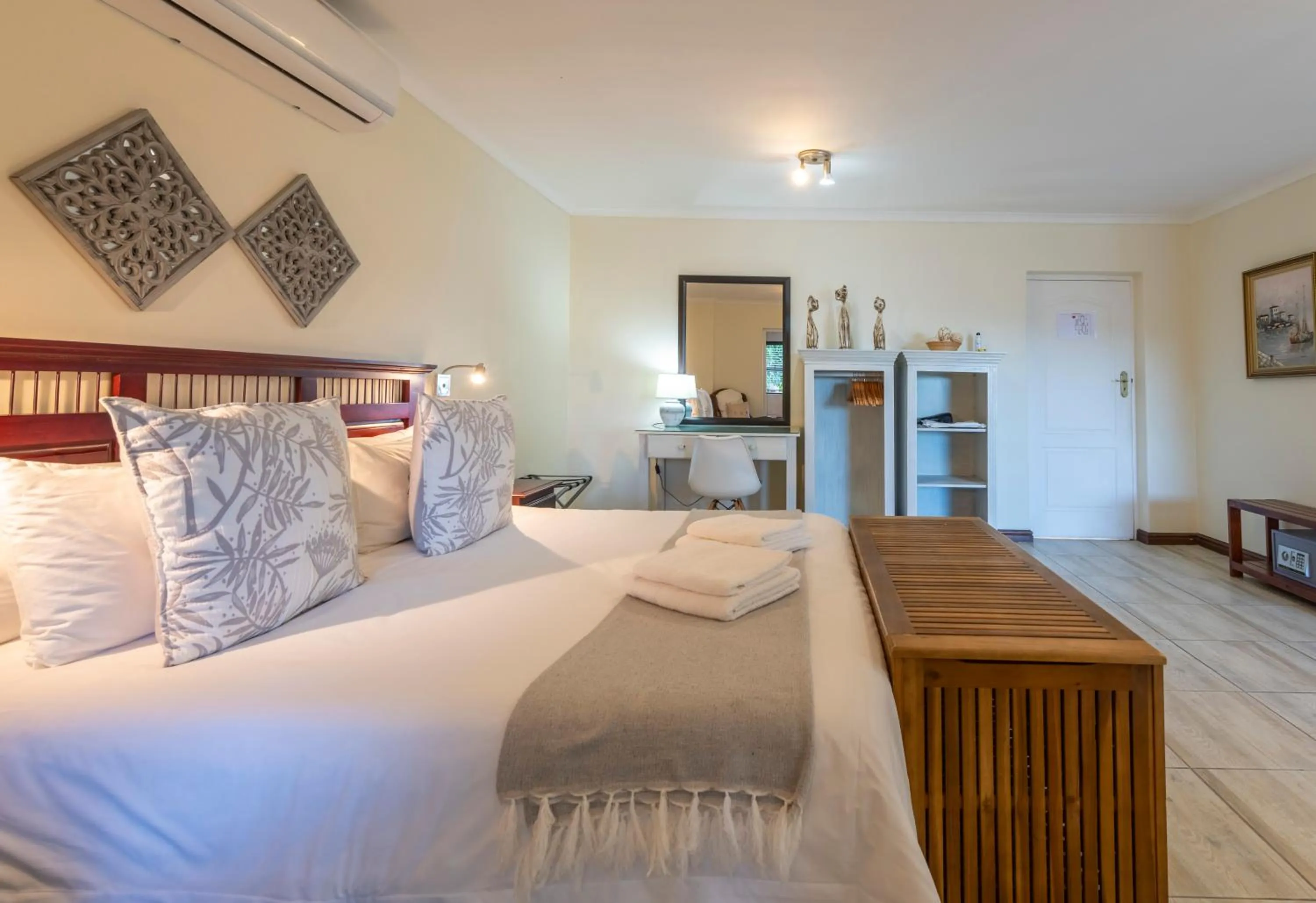 Family, Bed in 6 On Protea