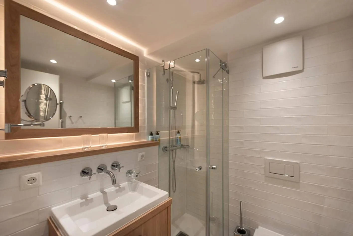 Shower in LOEV - VELA Hotels