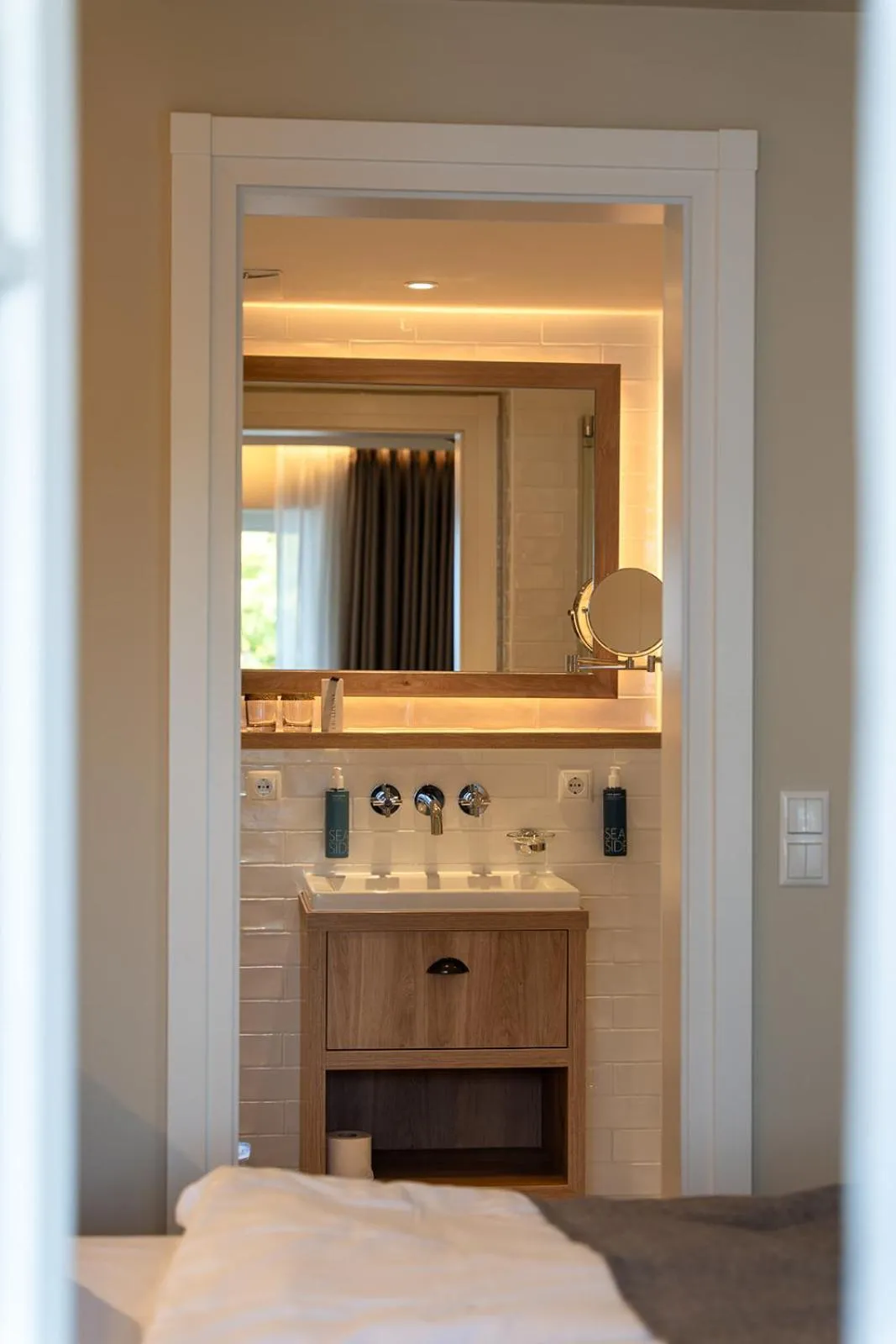 Bathroom, Bed in LOEV - VELA Hotels