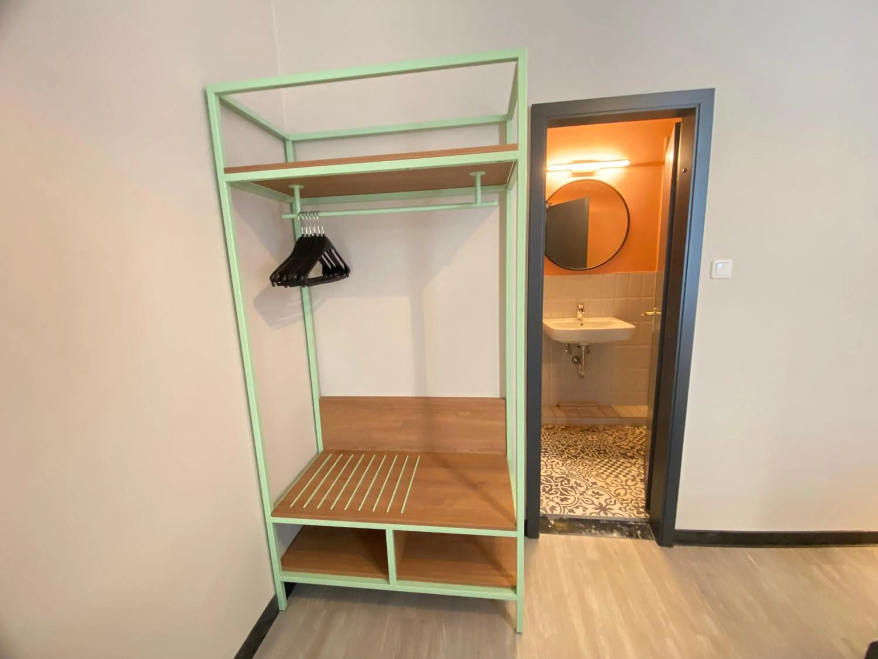 Photo of the whole room in Hotel Kronprinz Hamburg Hauptbahnhof