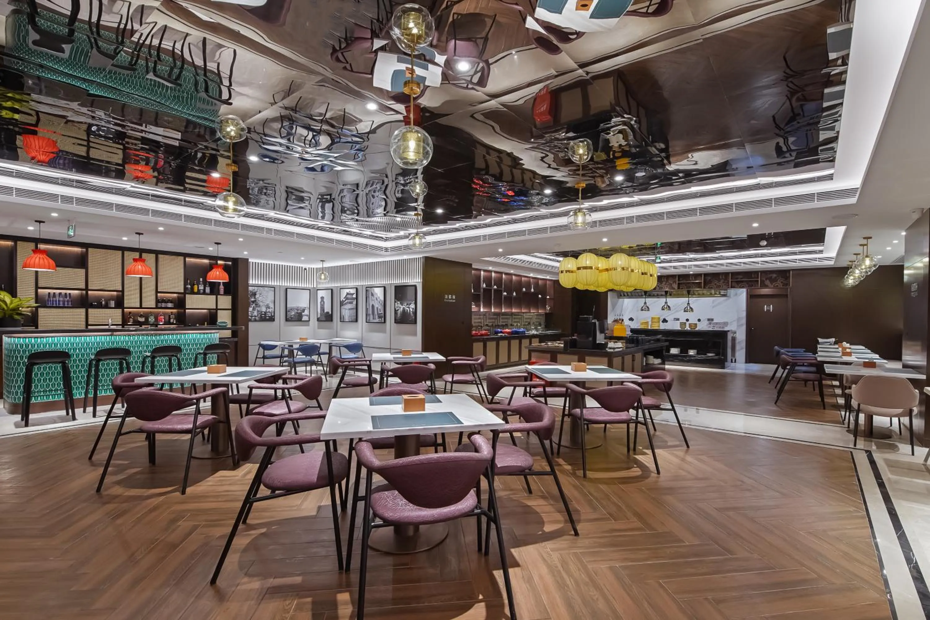 Restaurant/places to eat in Jinjiang Metropolo Hotel (Nanjing South Railway Station Software Avenue Metro Station)