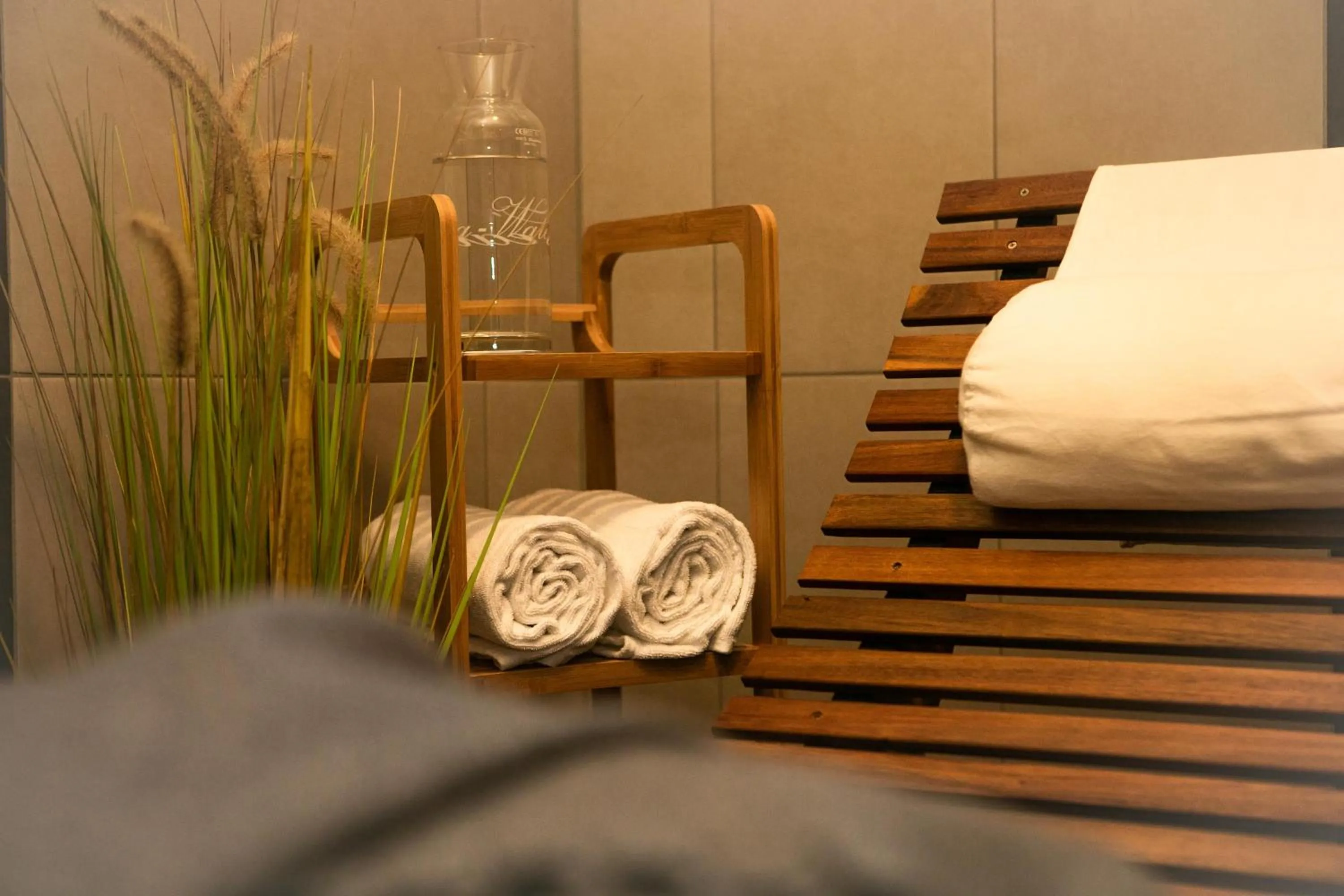 Sauna, Bed in Hotel Zur Burg Sternberg