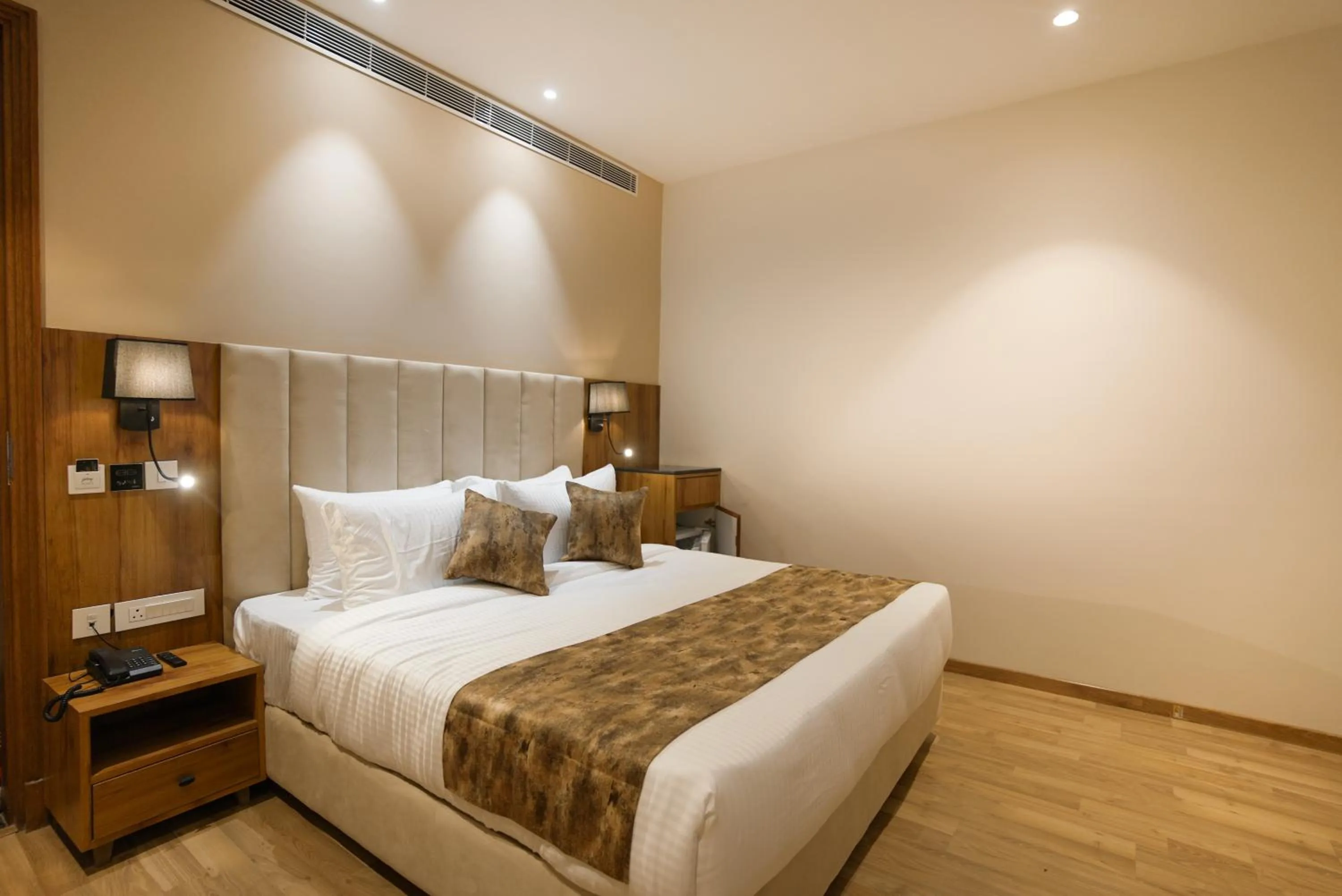 Photo of the whole room, Bed in Celebrant Hotel