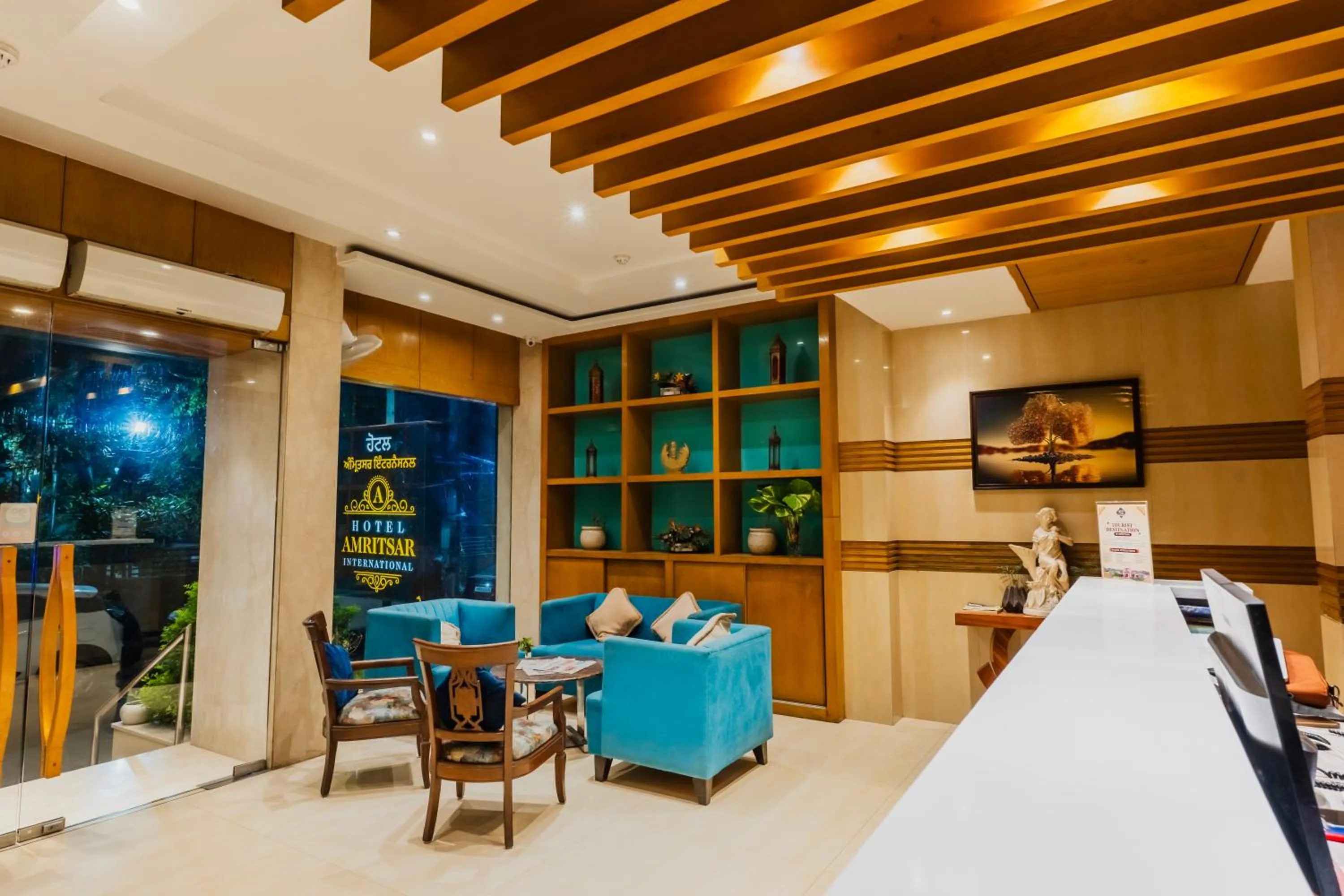 Lobby or reception in Hotel Amritsar International 2 min walk from Amritsar Bus Stand