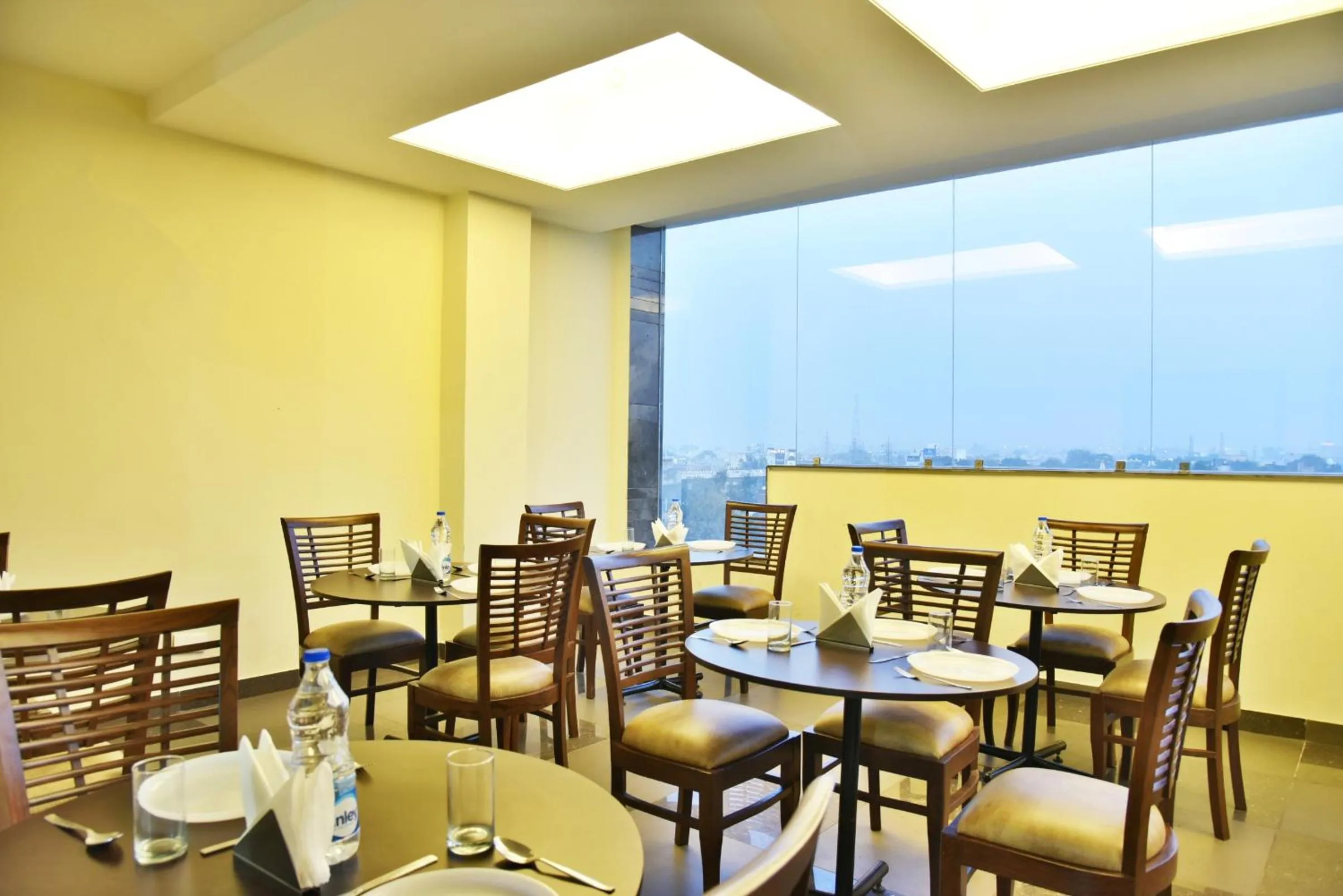 Restaurant/places to eat in Hotel Amritsar International 2 min walk from Amritsar Bus Stand