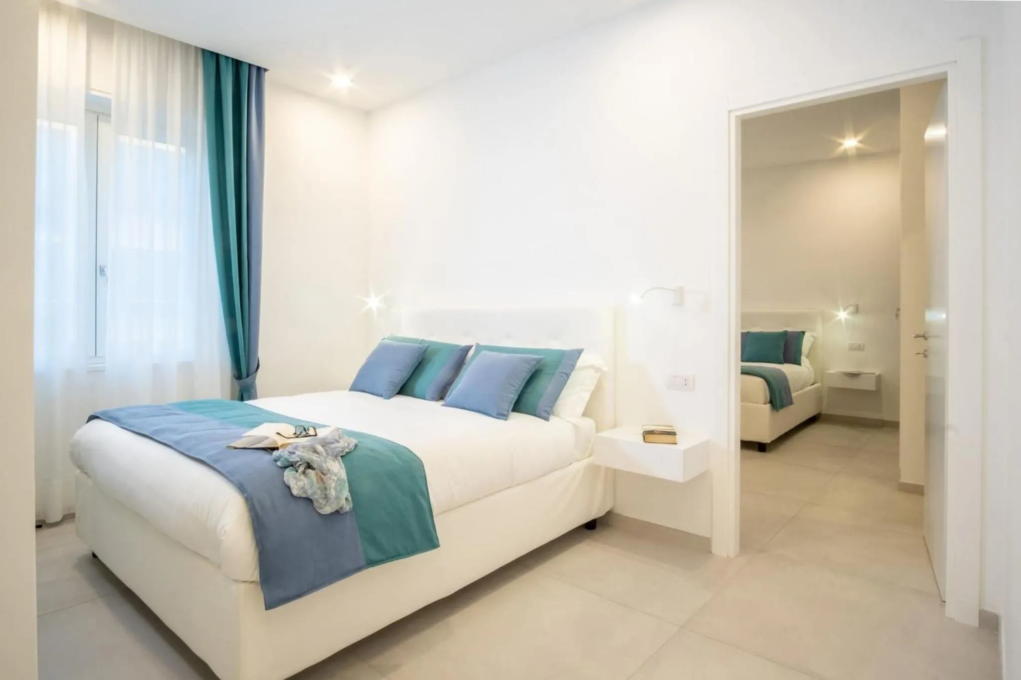 Bed in SorrentoVibes - Family Apartment in Sorrento Centre