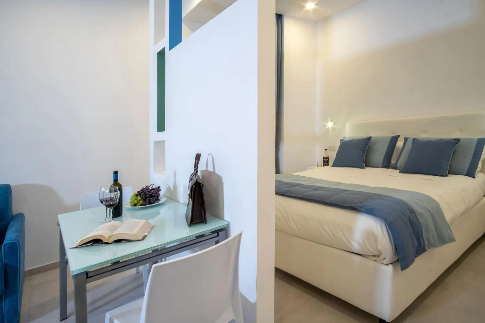 Bed in SorrentoVibes - Family Apartment in Sorrento Centre