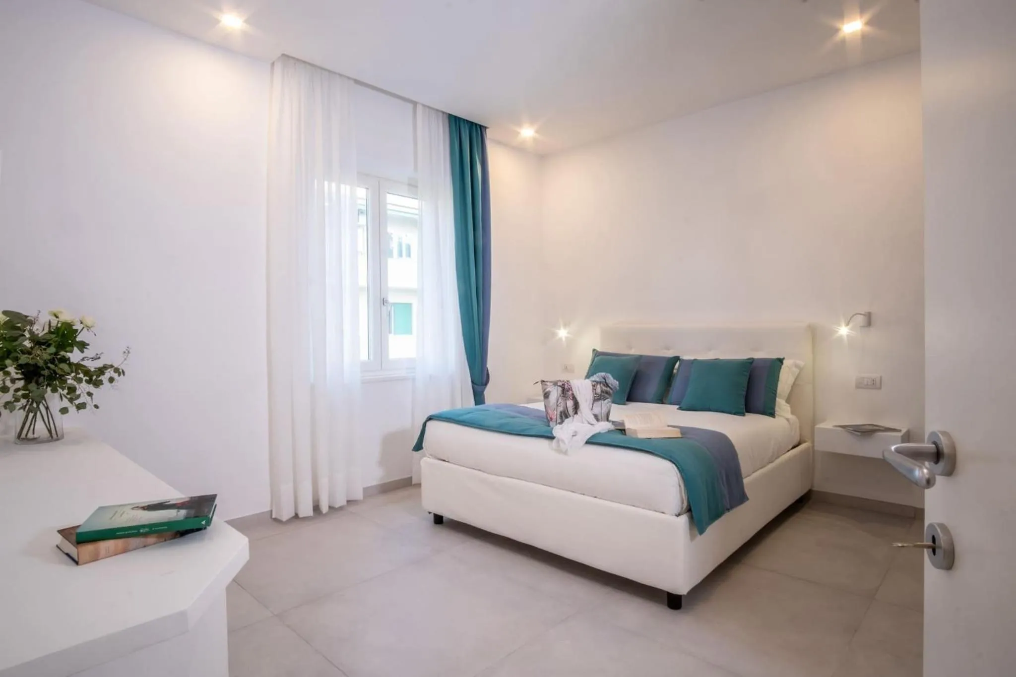 Bed in SorrentoVibes - Family Apartment in Sorrento Centre