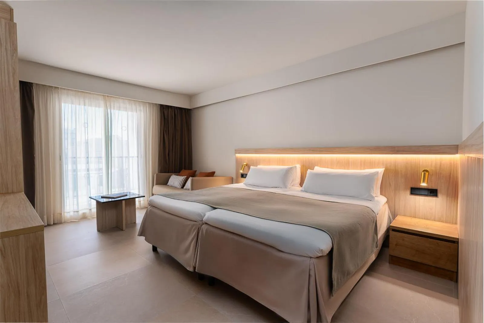 Bedroom, Bed in FERGUS Style Palma Beach - Adults Only