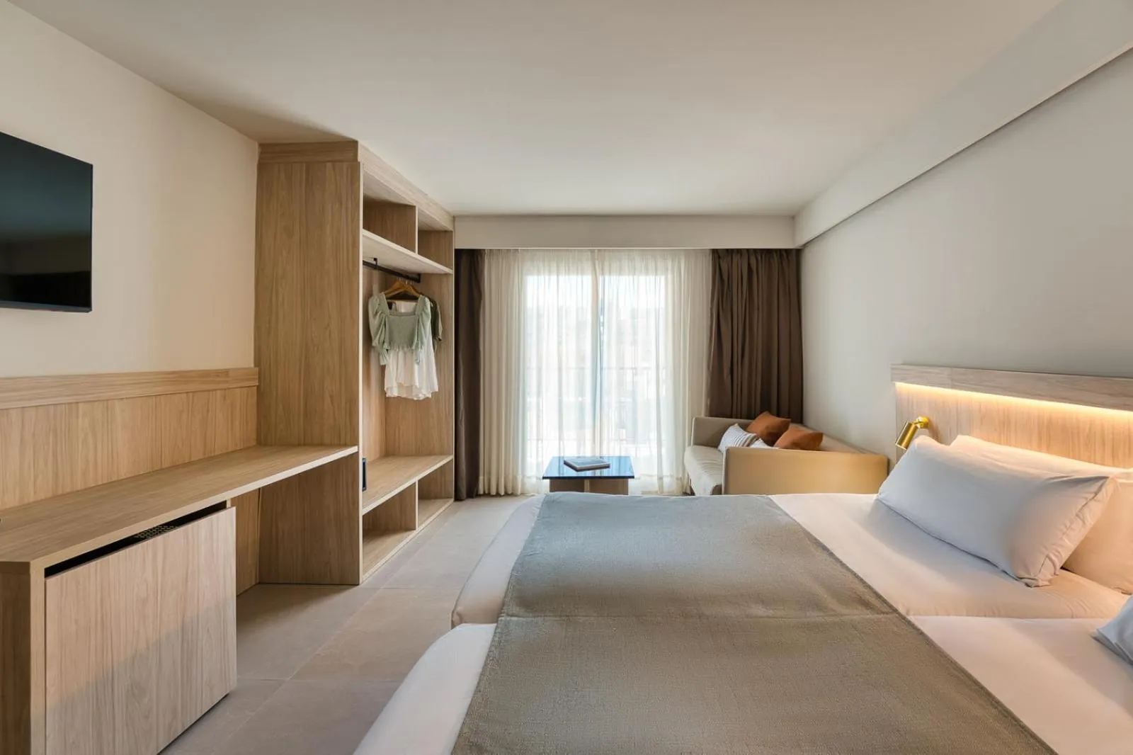 Bedroom, Bed in FERGUS Style Palma Beach - Adults Only