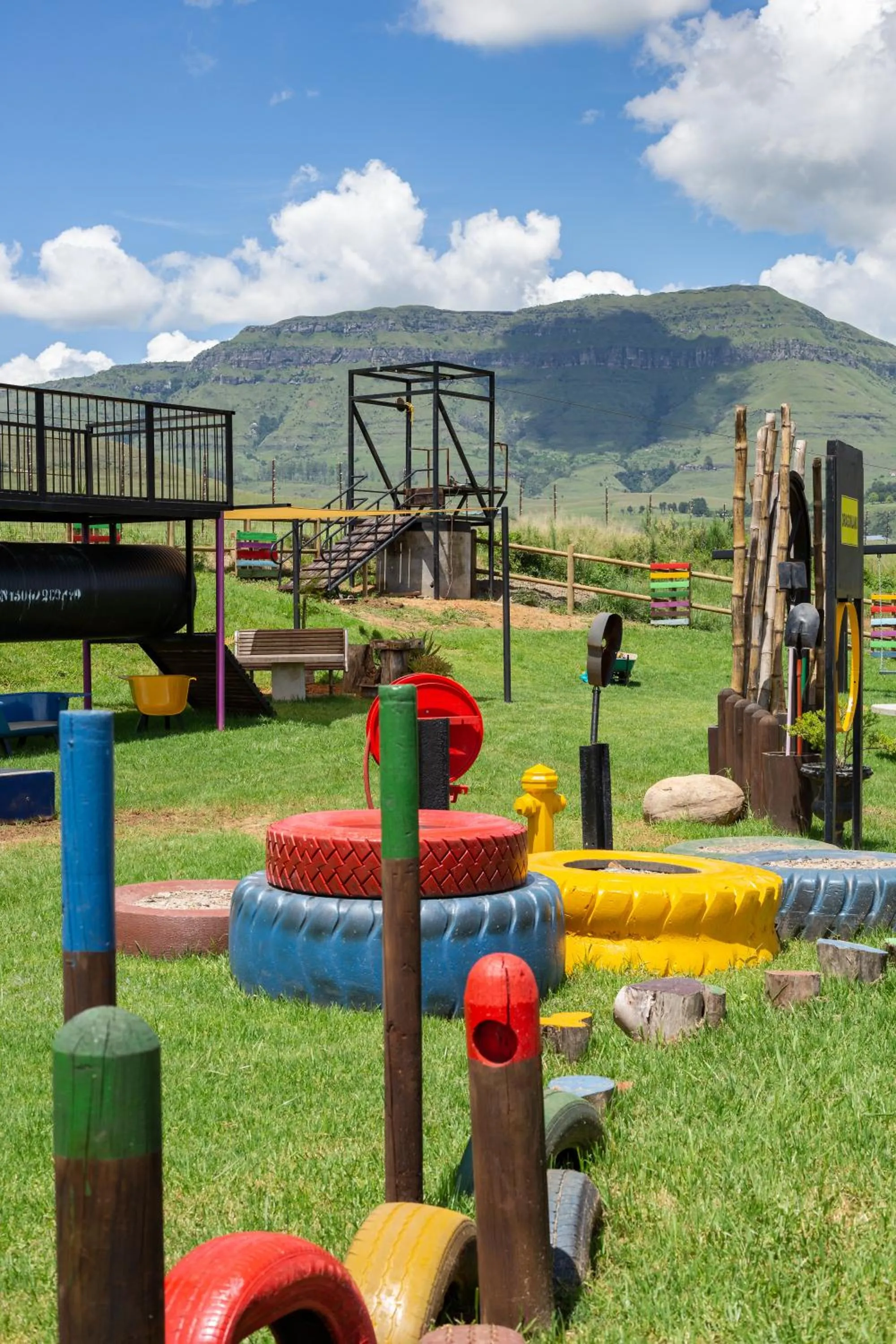 Children play ground in Dragonview Lodge