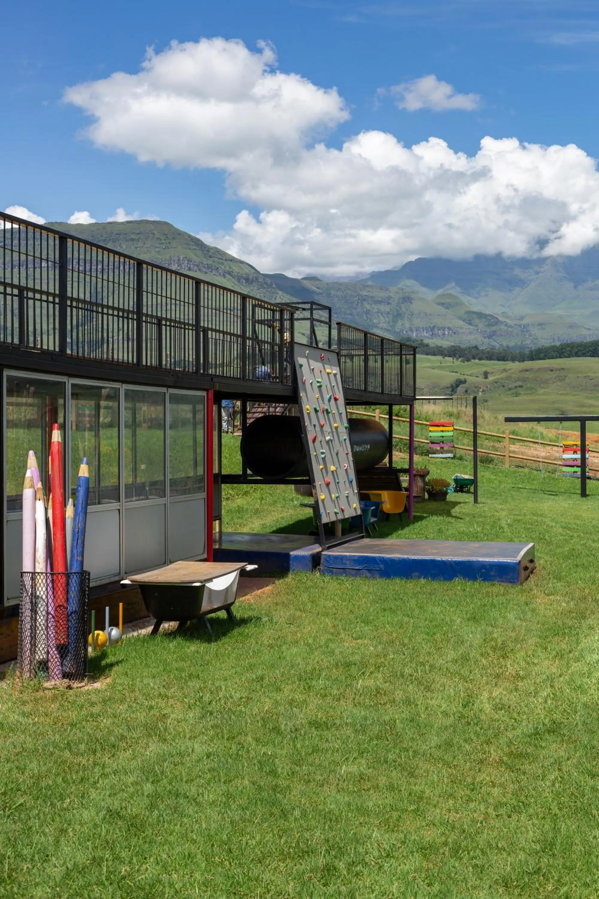 Children play ground in Dragonview Lodge