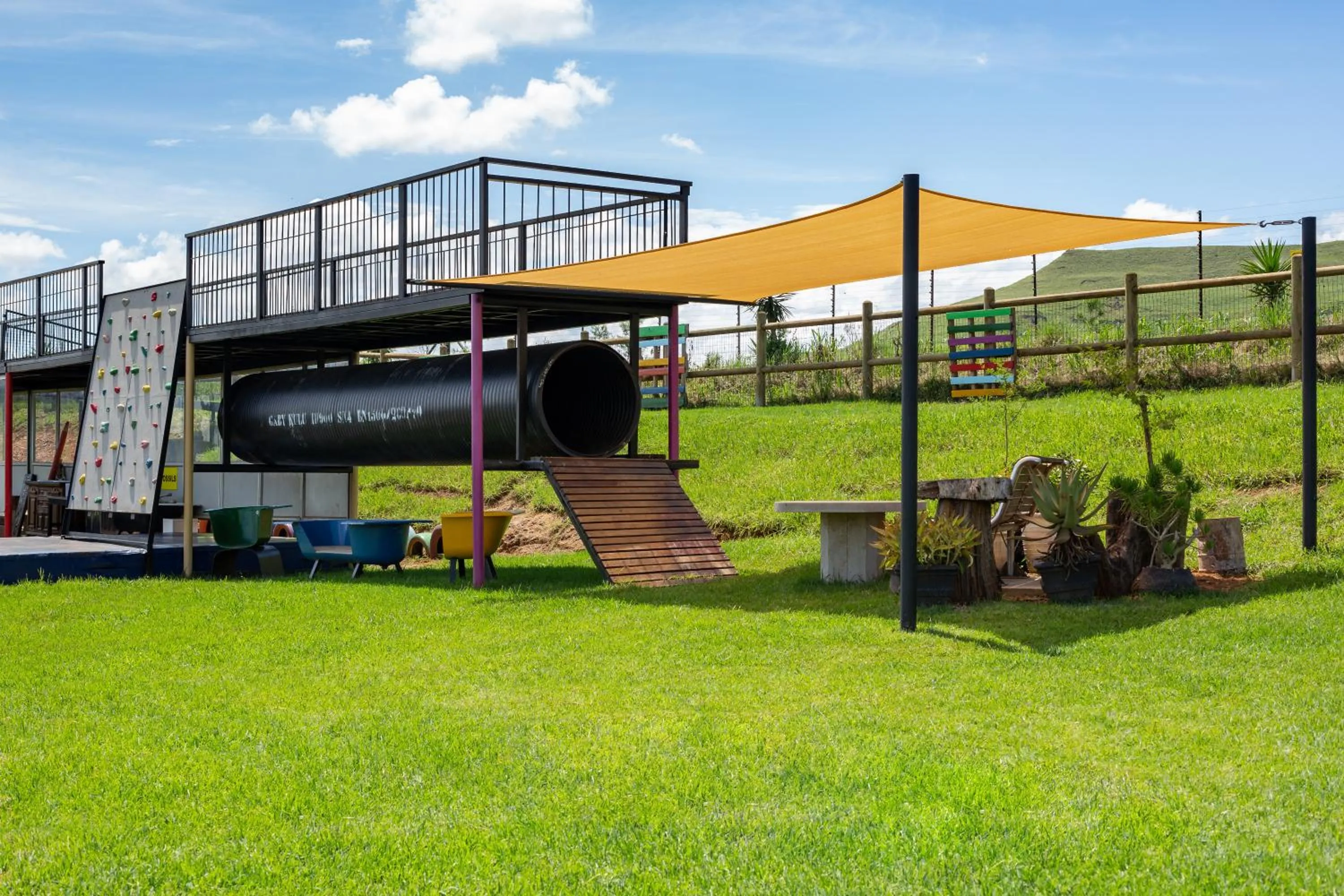 Children play ground in Dragonview Lodge