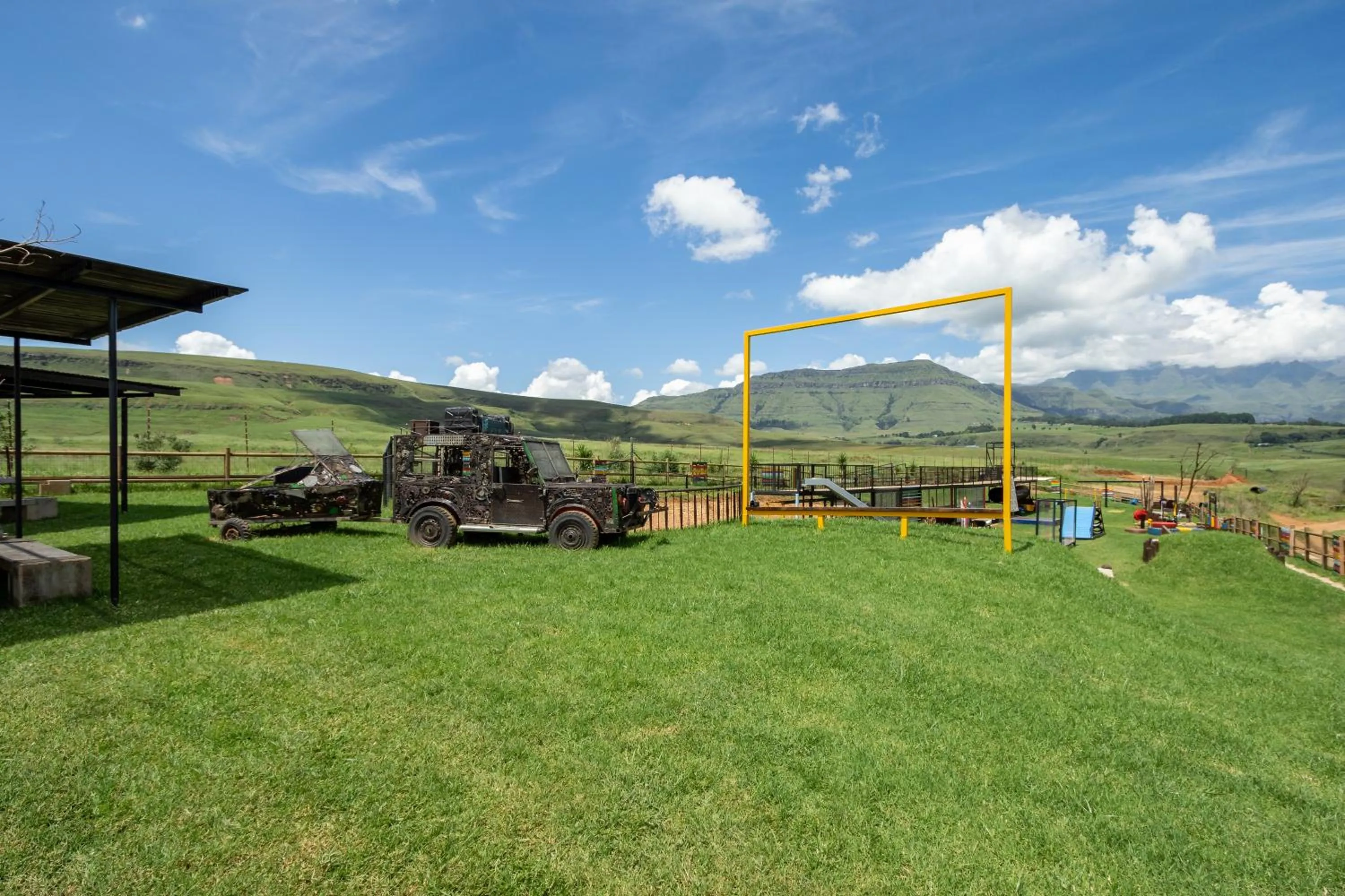 Children play ground in Dragonview Lodge