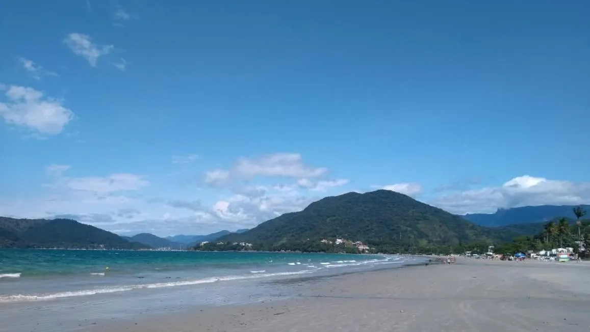 Cobertura na Enseada a 80 m da areia