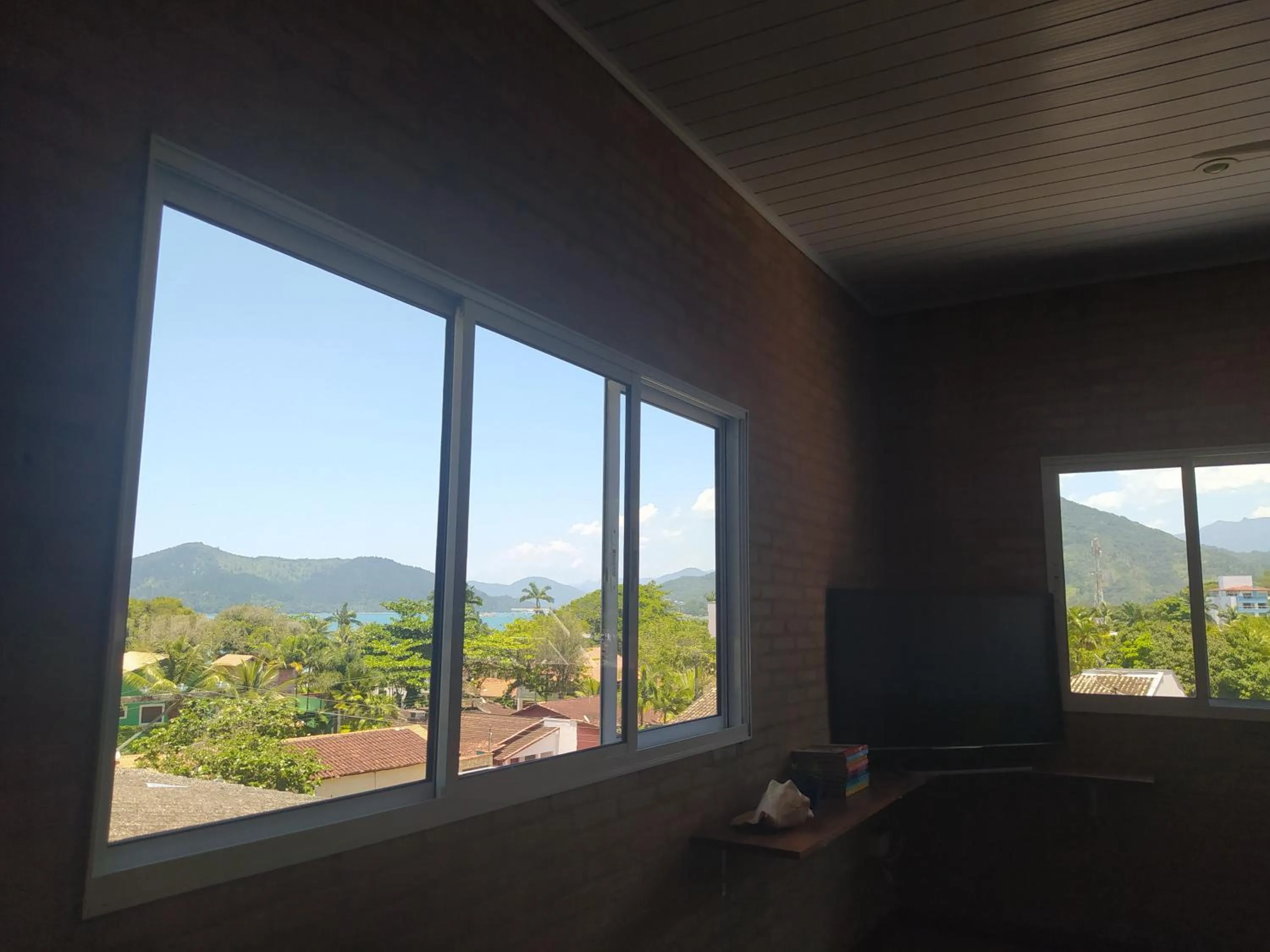 Cobertura na Enseada a 80 m da areia