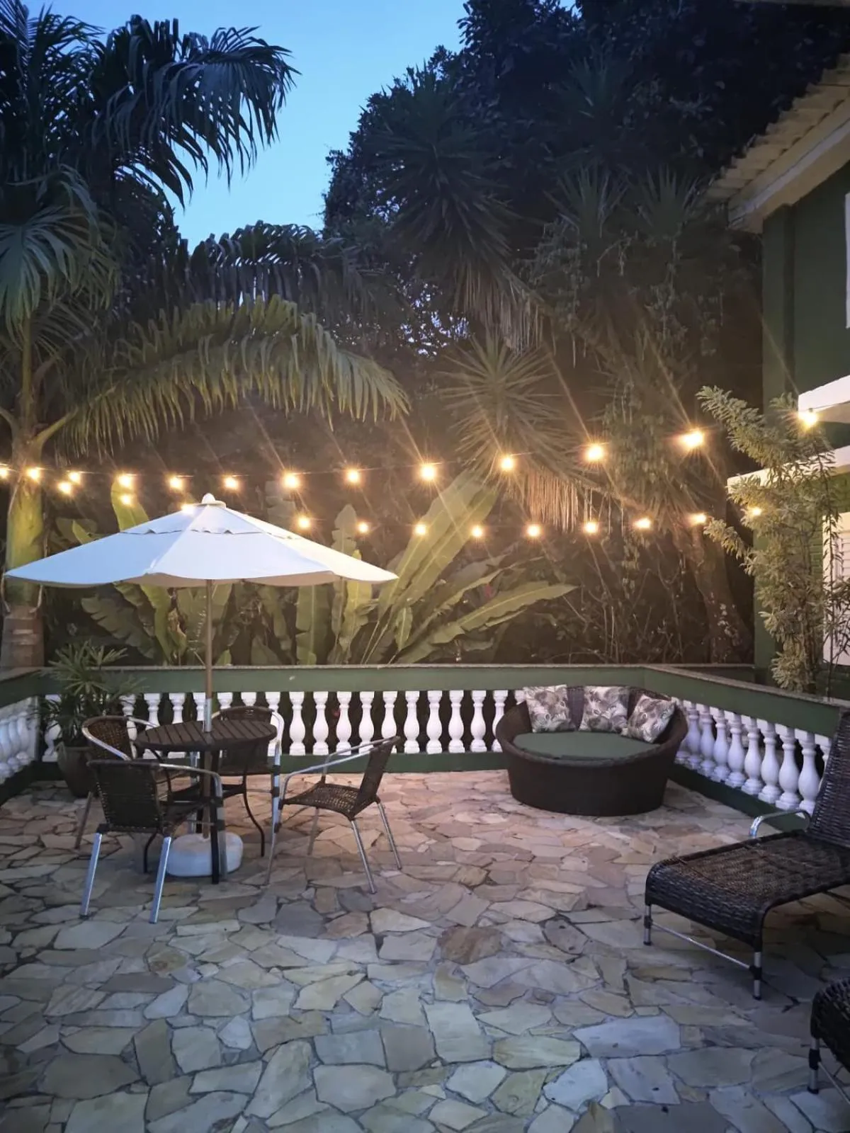 Cobertura na Enseada a 80 m da areia