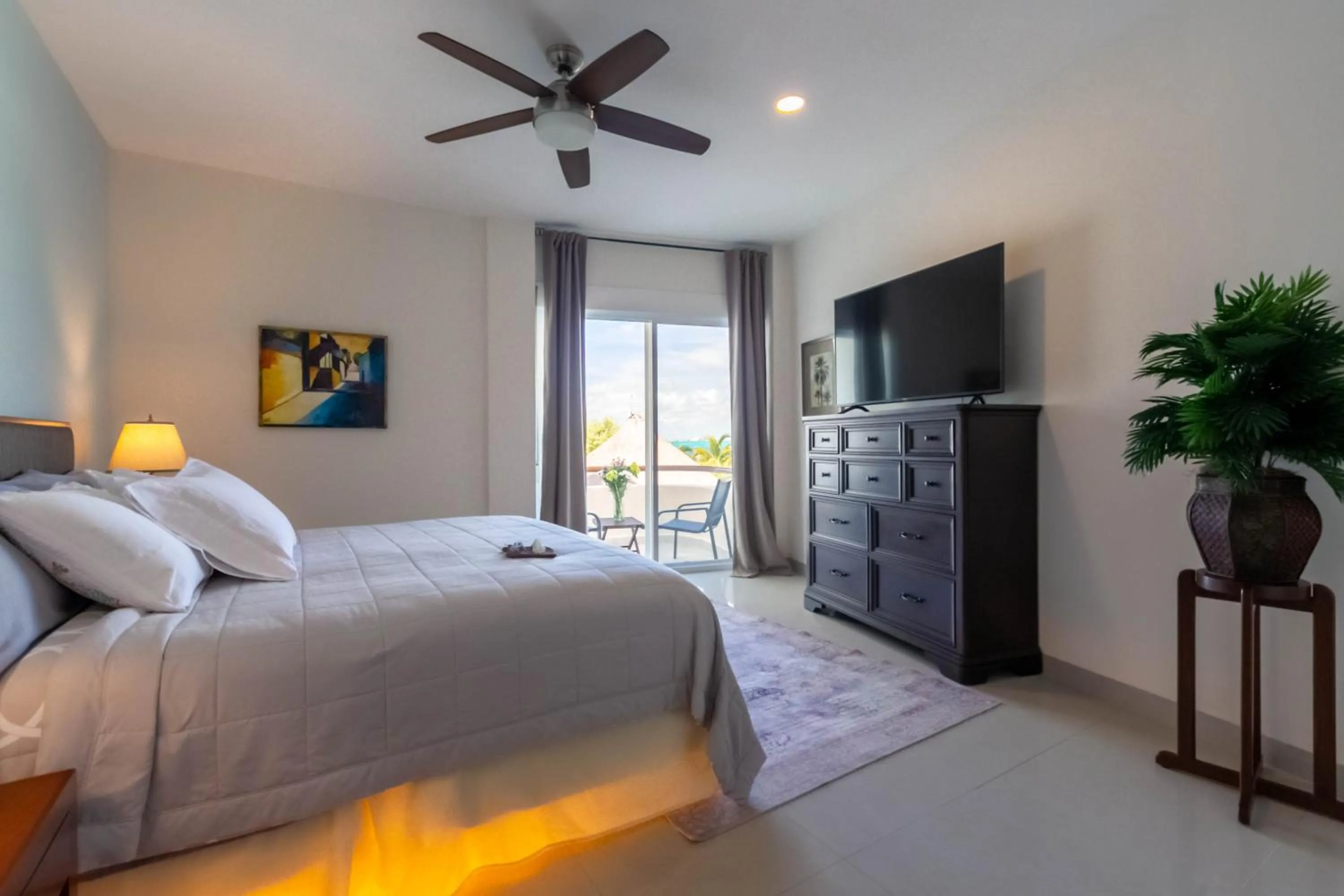 Bed in Sunset Condo 104 Puerta al Mar Isla Mujeres Mexico