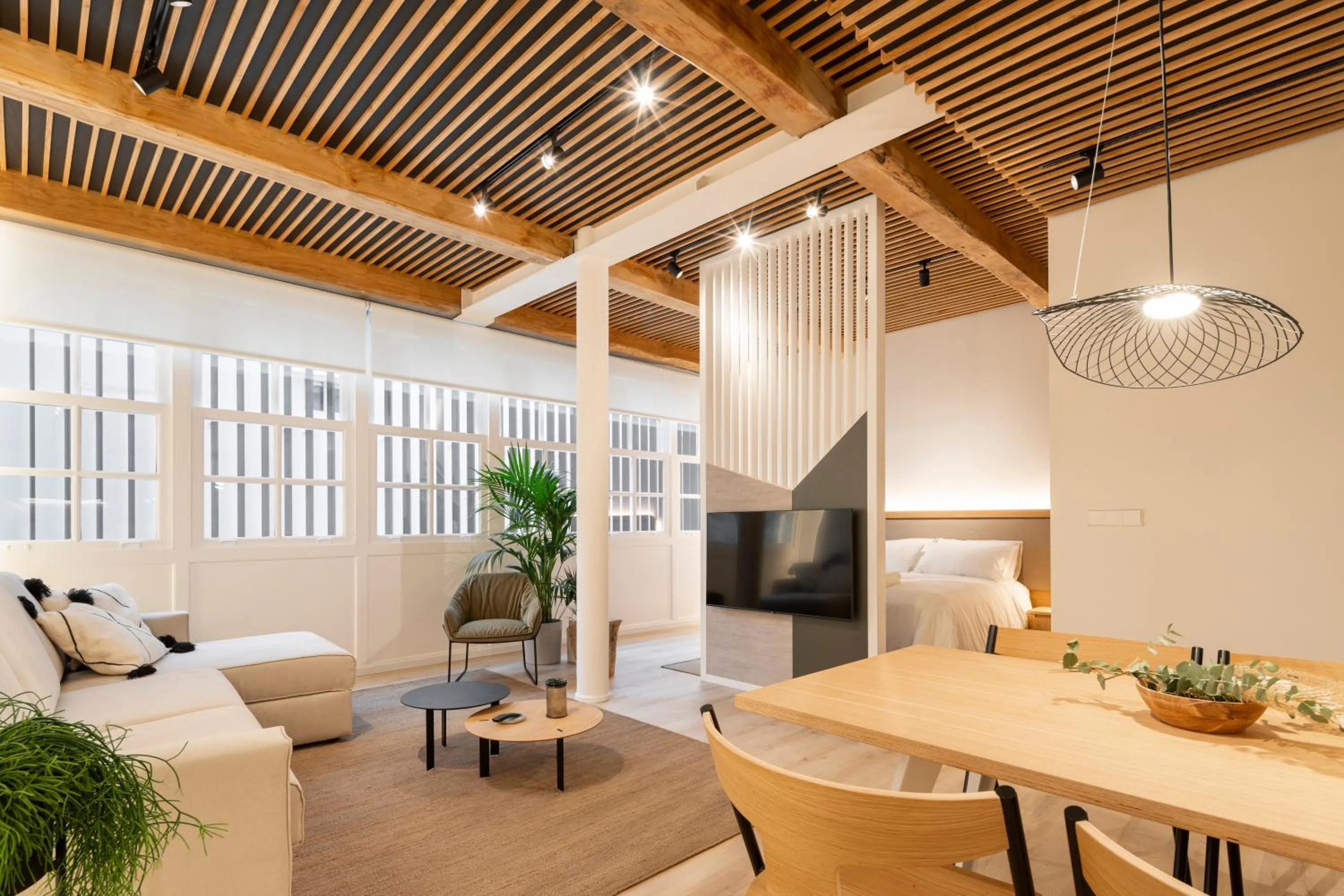 Photo of the whole room in NORO Plaza