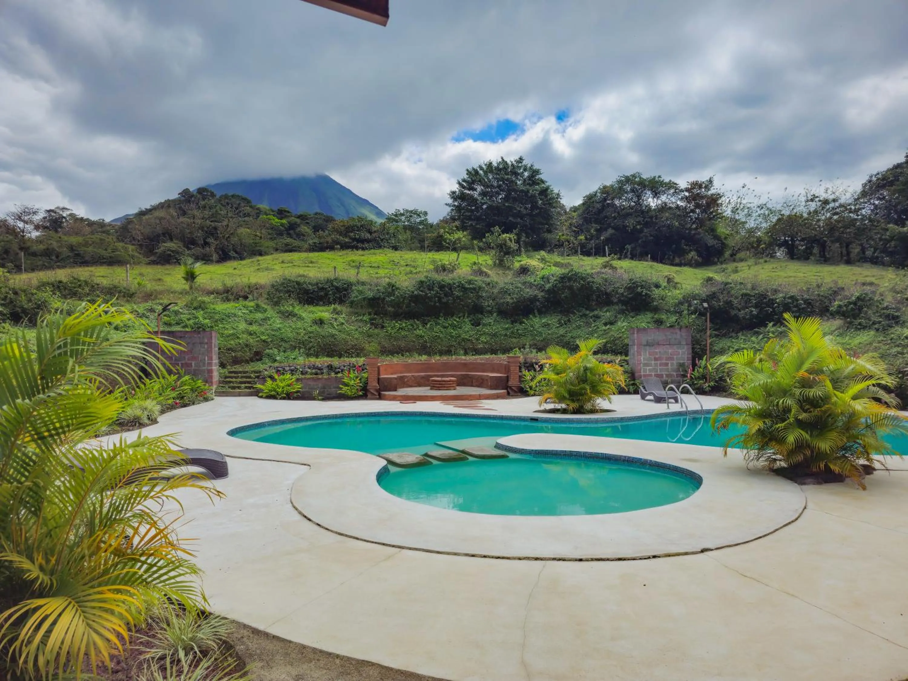 Pool view in Confort Arenal